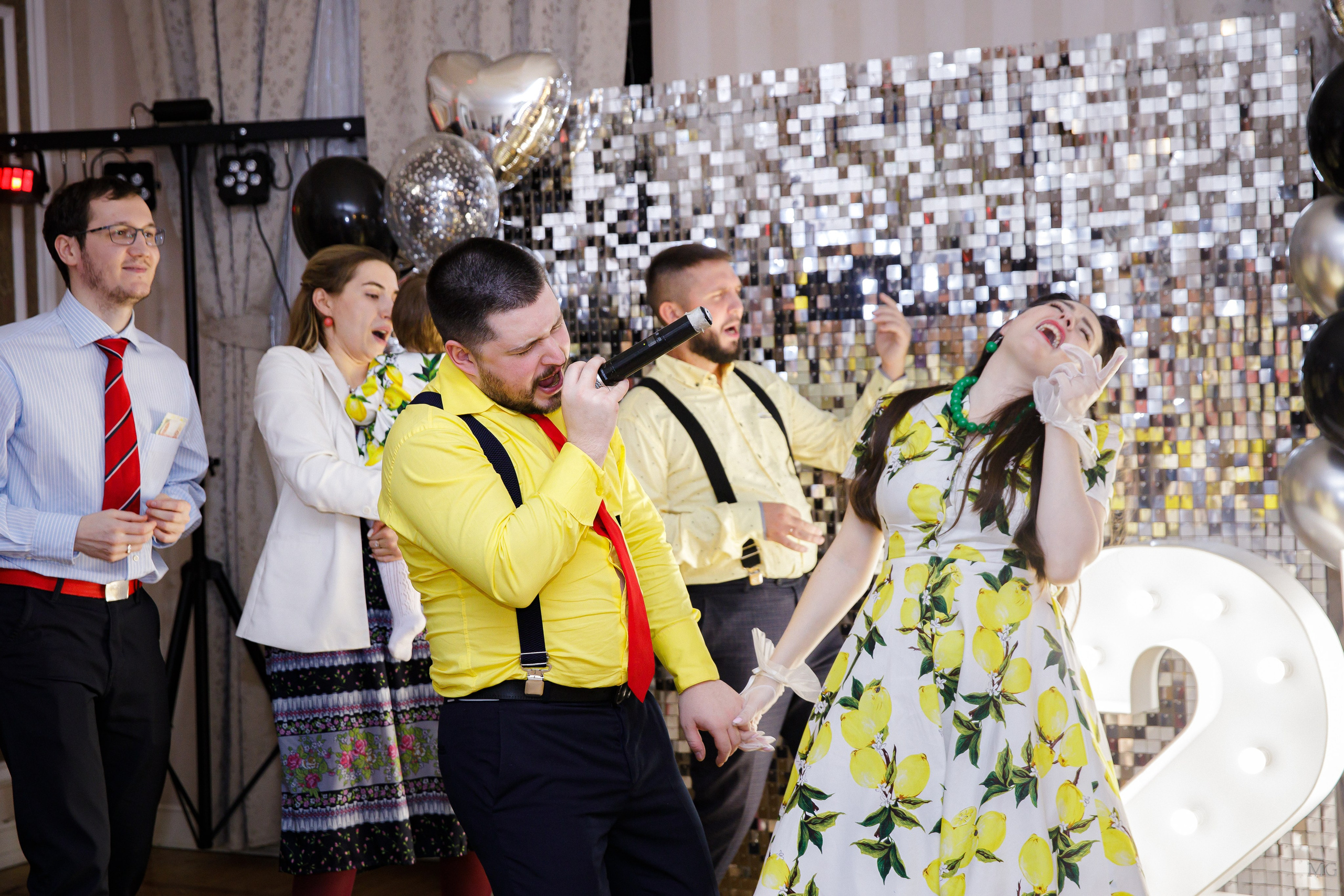 Дарина и Стиляги. Маша Гонтарь Семейный домашний репортажный фотограф в Санкт-Петербурге