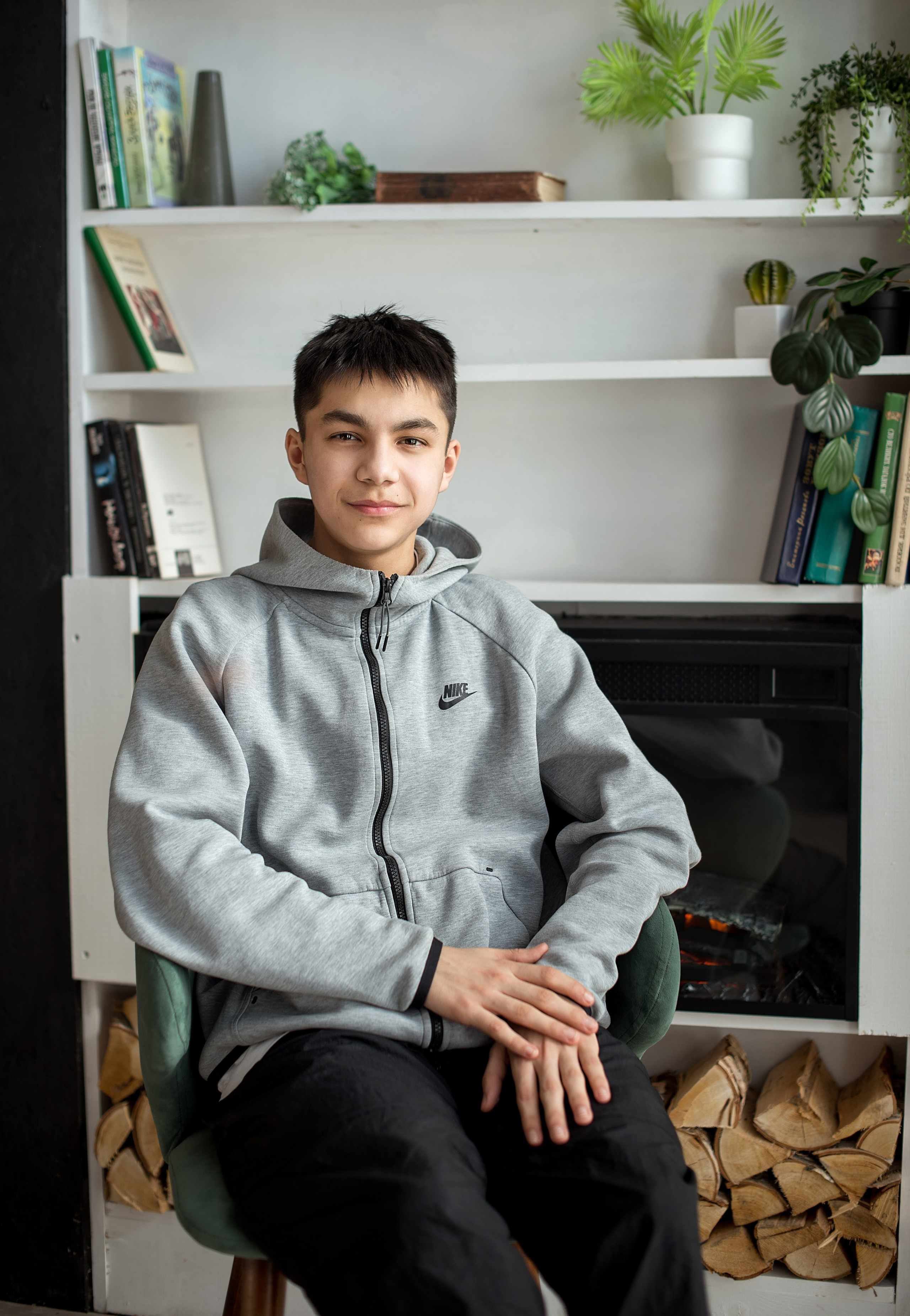 Пример съемки старшеклассников для альбома с наполнение «премиум» стиль съемки классический. Выпускные альбомы для школ и детских садов в Иваново