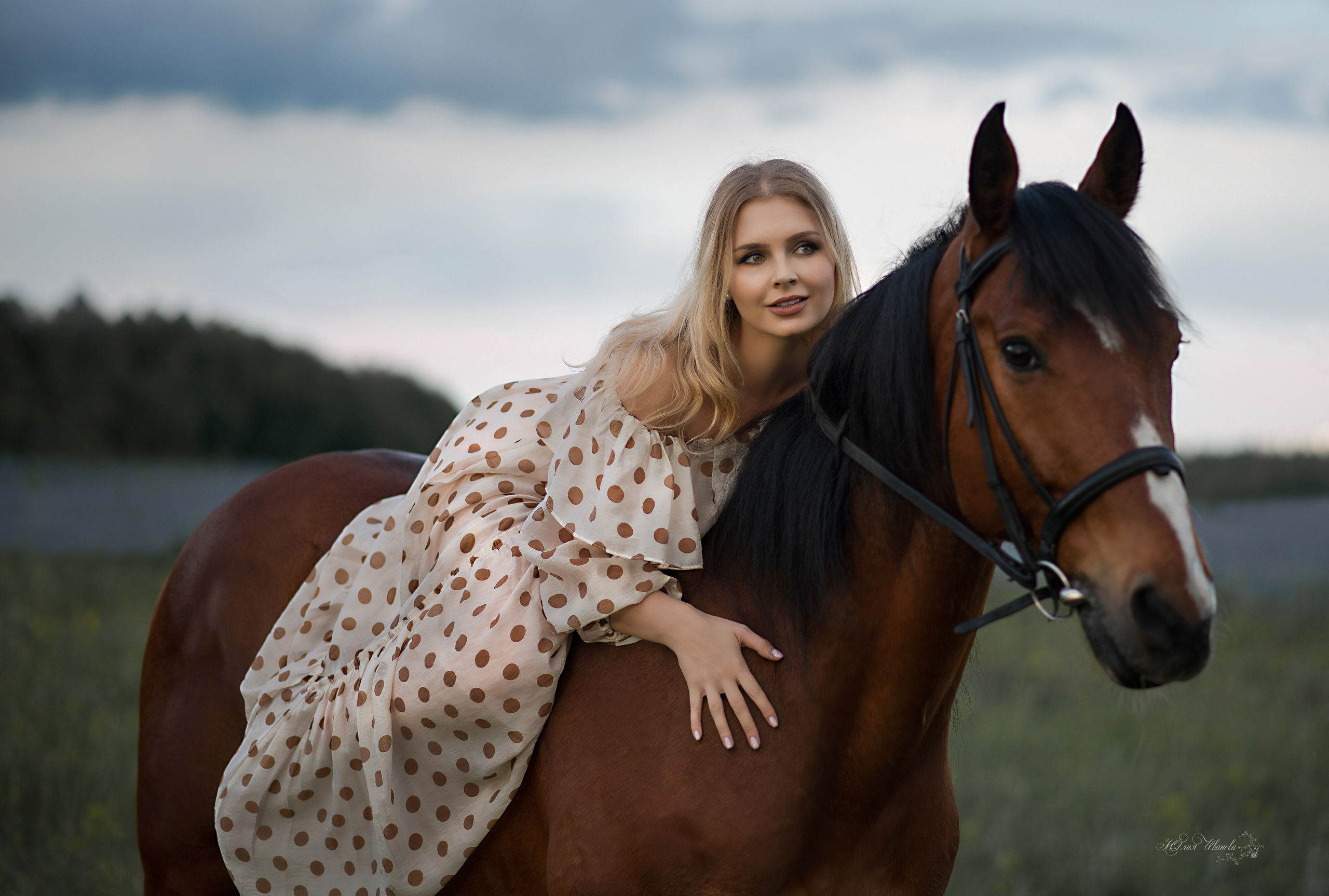 Виктория и Ватикан. Конный фотограф в Саратове Юлия Иванова
