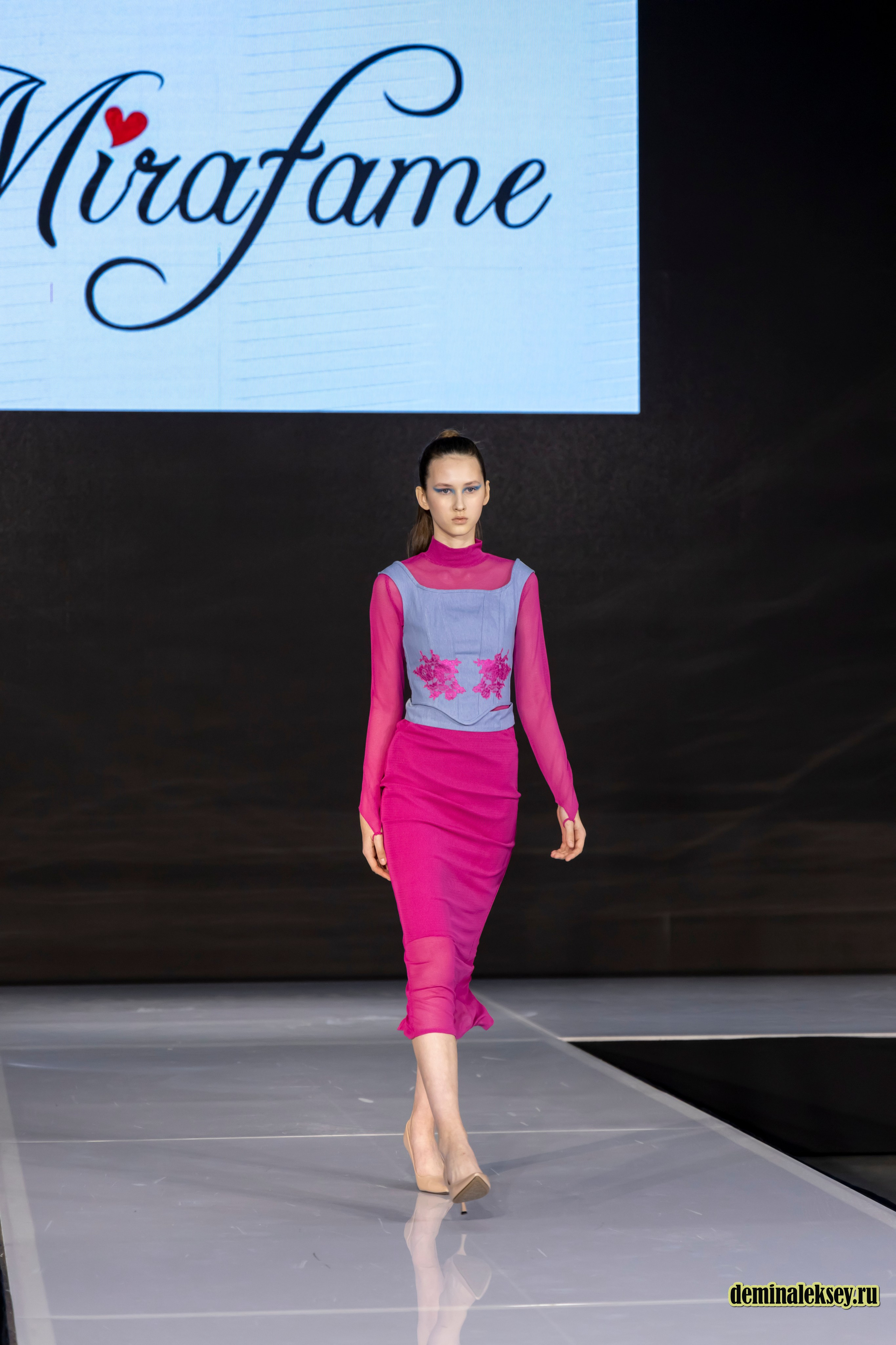 Показ бренда Mirafame на выставке Уникальная Россия 2025. Репортажный, семейный и студийный фотограф в Москве Демин Алексей