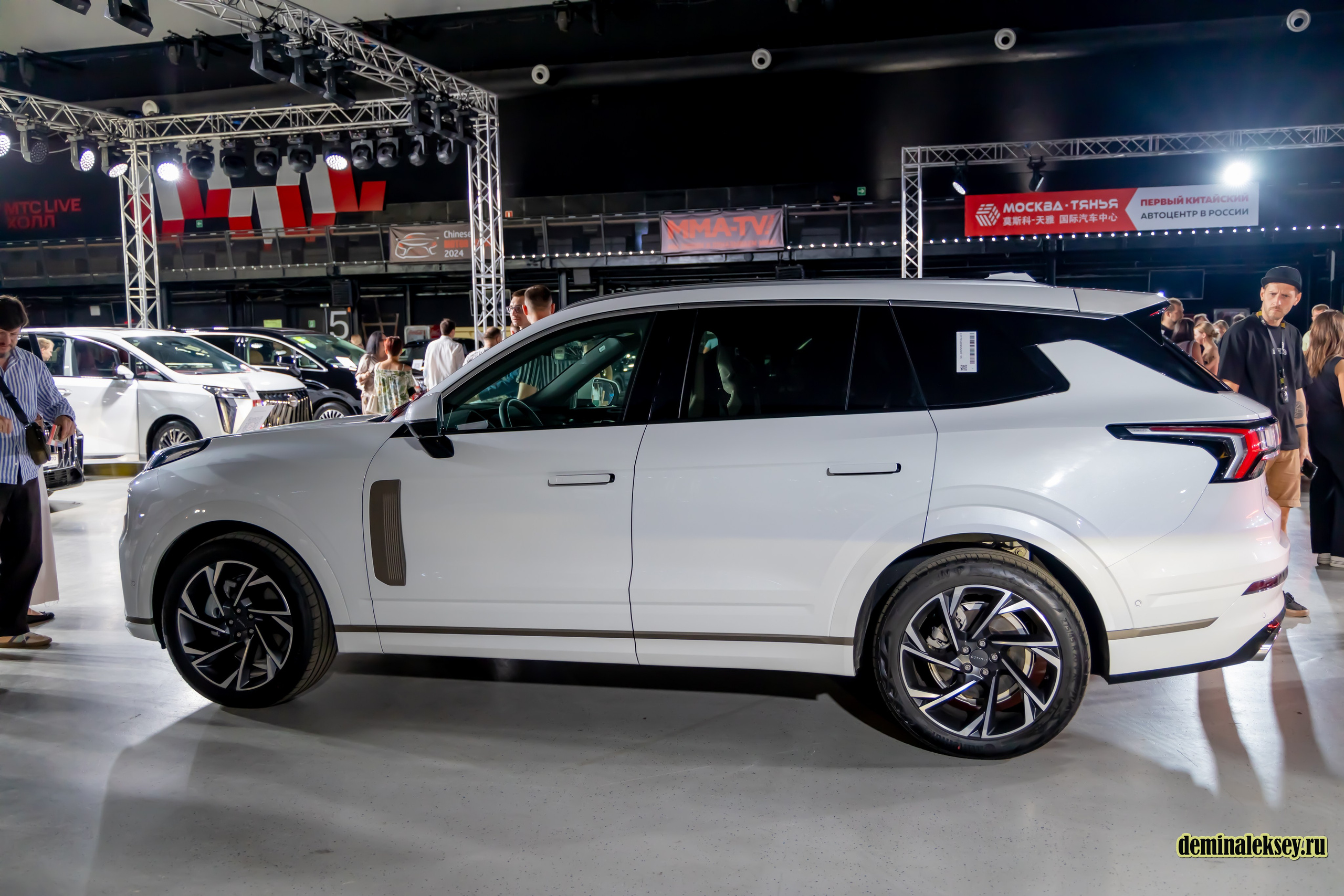 Chinese Motor Show 2024. Репортажный, семейный и студийный фотограф в Москве Демин Алексей