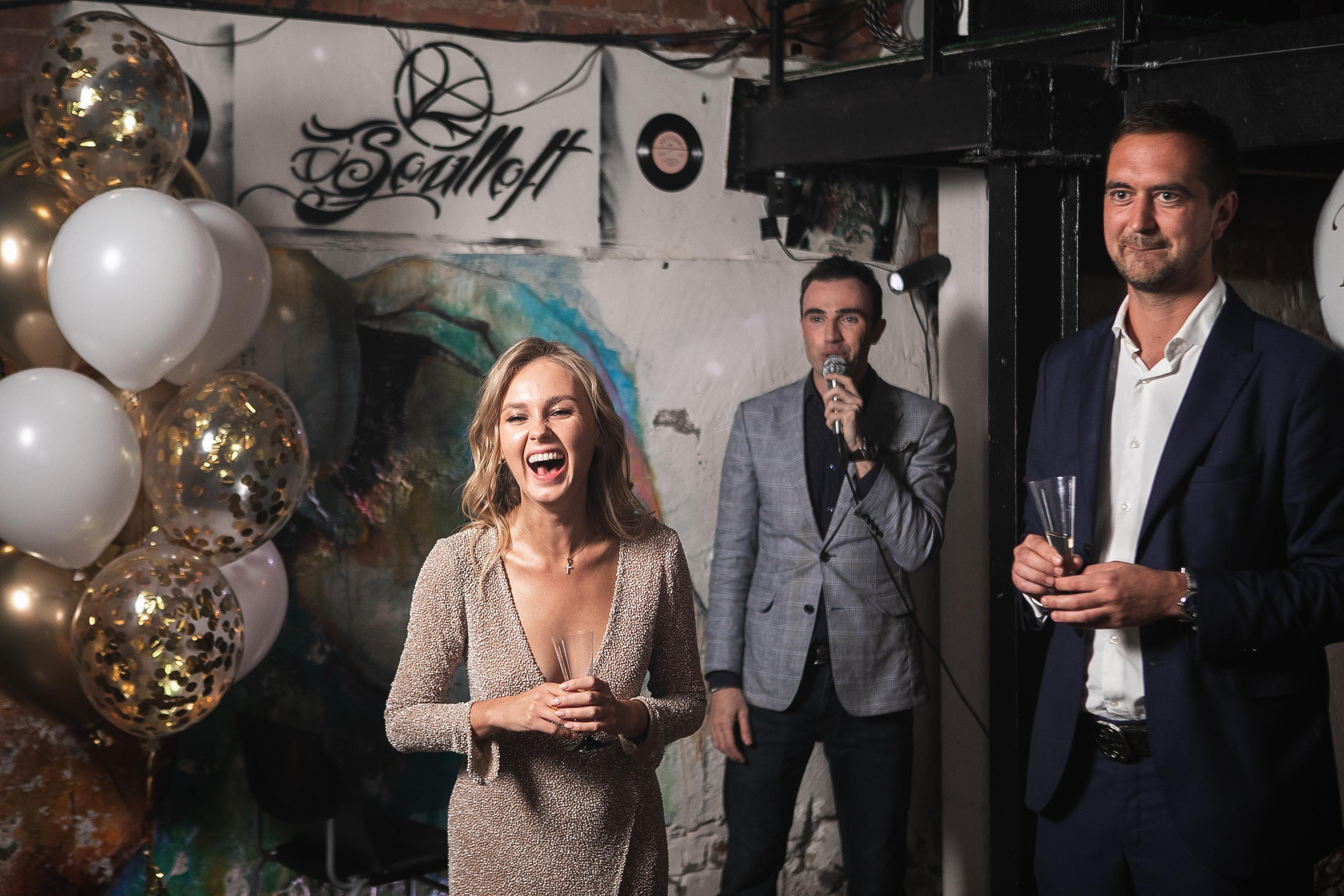 Съёмка дня рождения в тёмном лофте. Фотограф в Москве Дмитрий Жарков