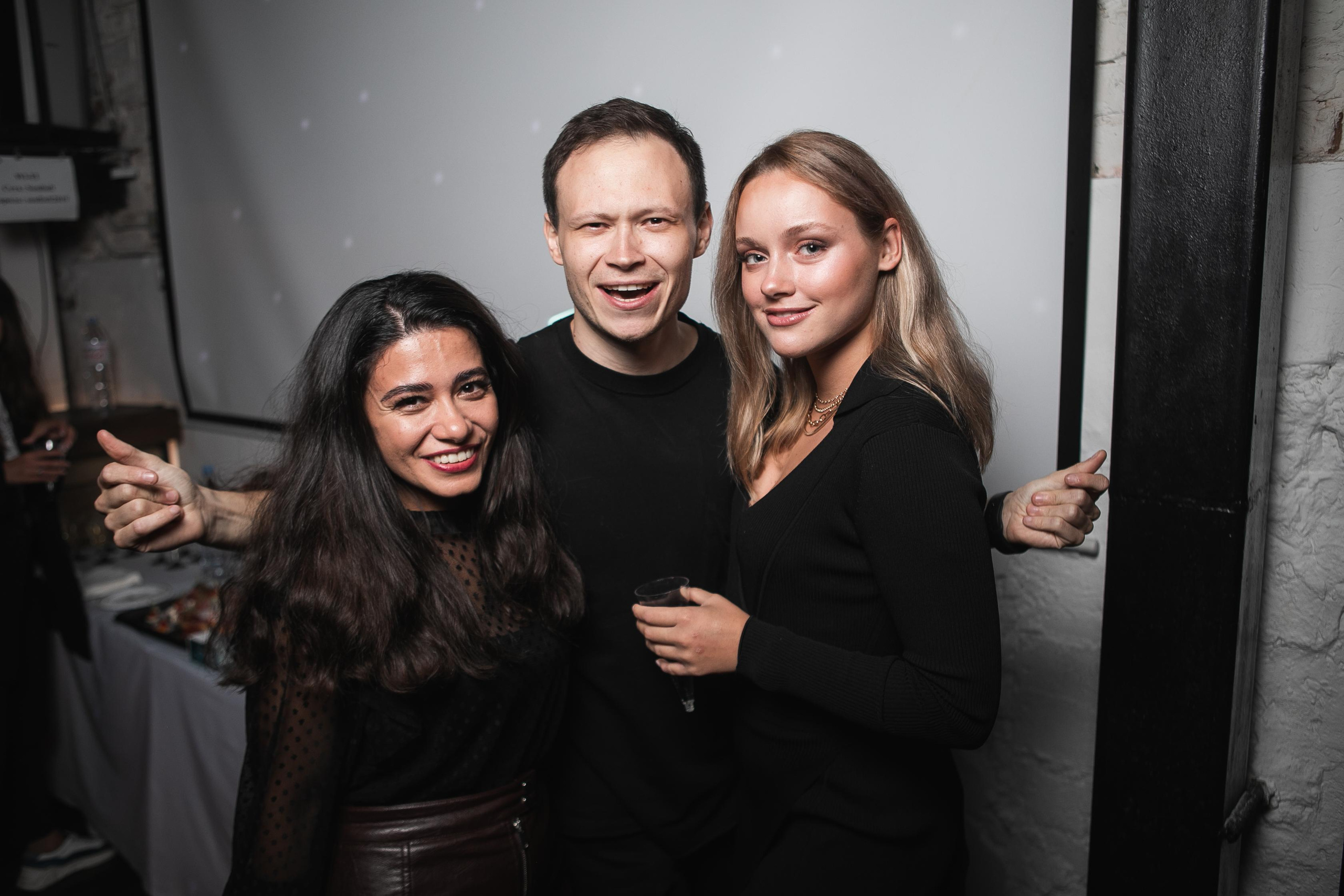 Съёмка дня рождения в тёмном лофте. Фотограф в Москве Дмитрий Жарков