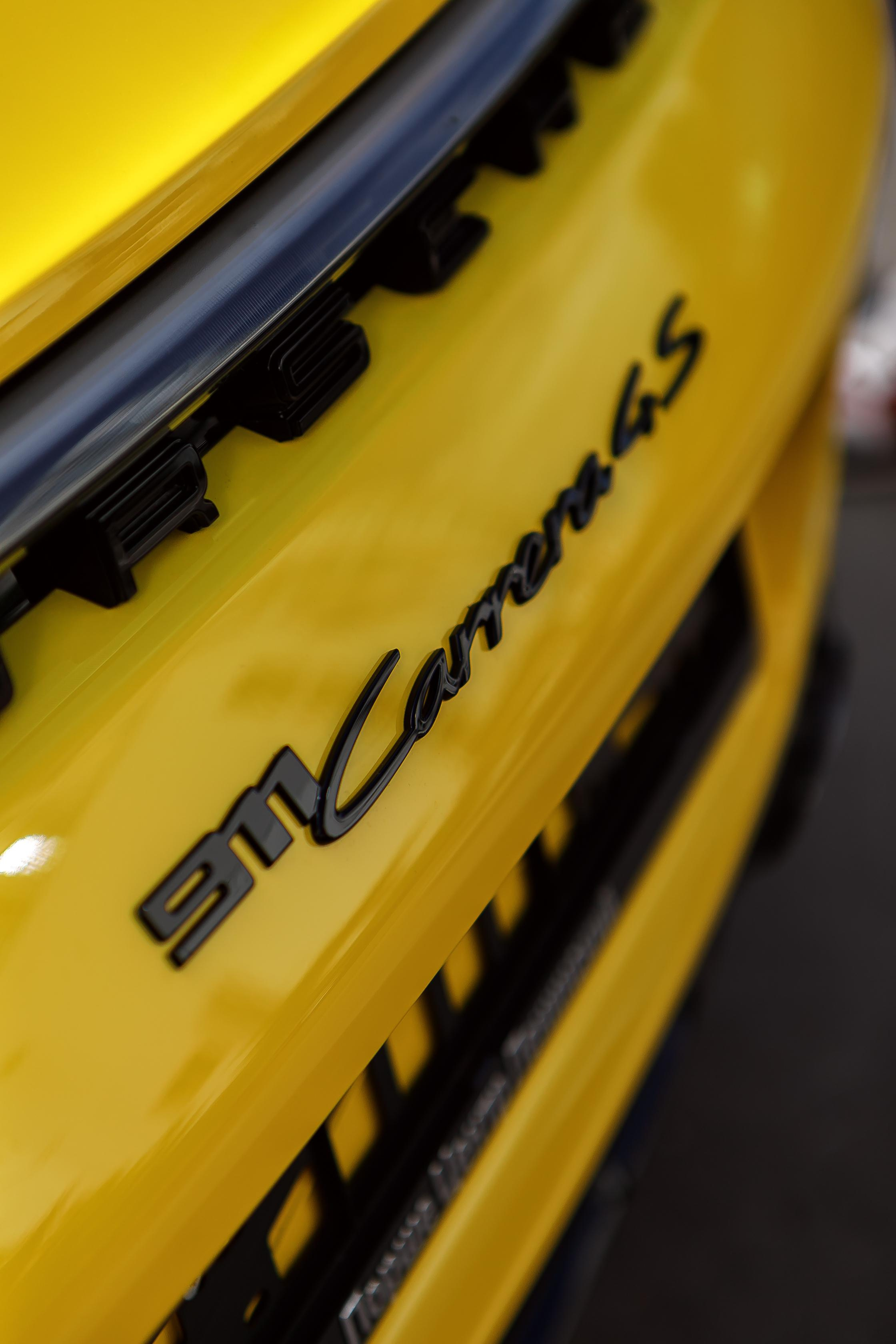 Выдача машины в автосалоне Porche. Фотограф в Москве Дмитрий Жарков