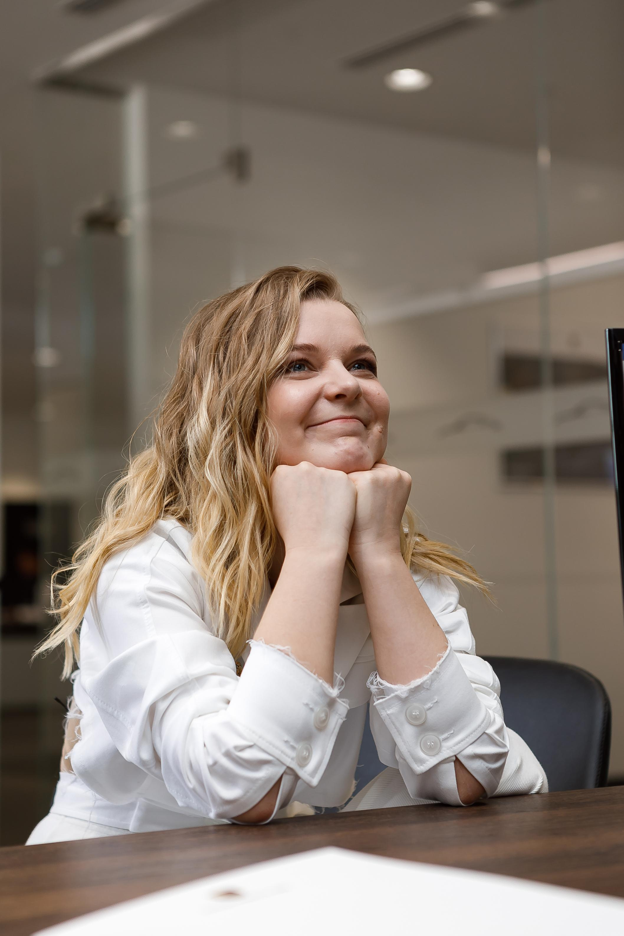 Выдача машины в автосалоне Porche. Фотограф в Москве Дмитрий Жарков