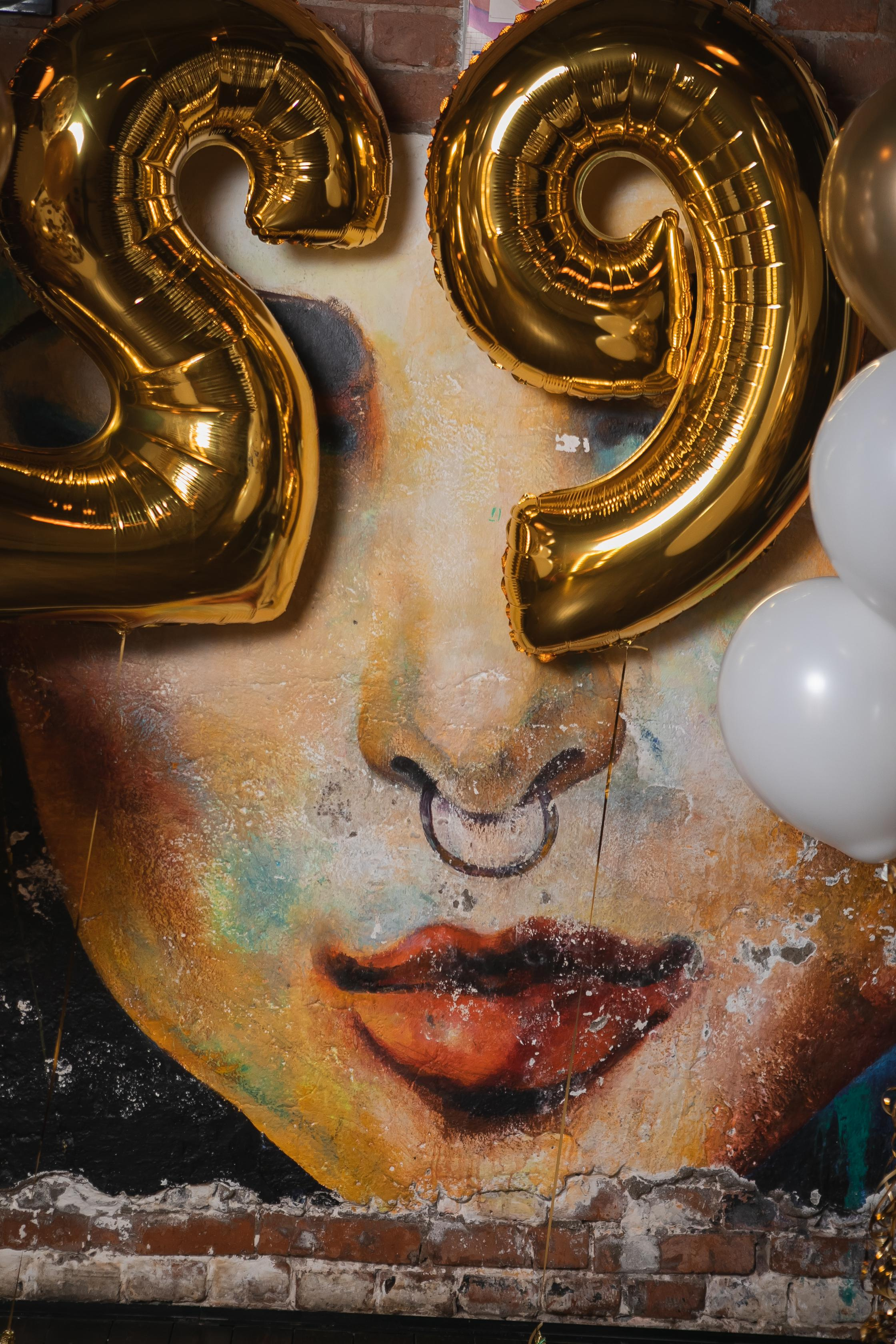 Съёмка дня рождения в тёмном лофте. Фотограф в Москве Дмитрий Жарков