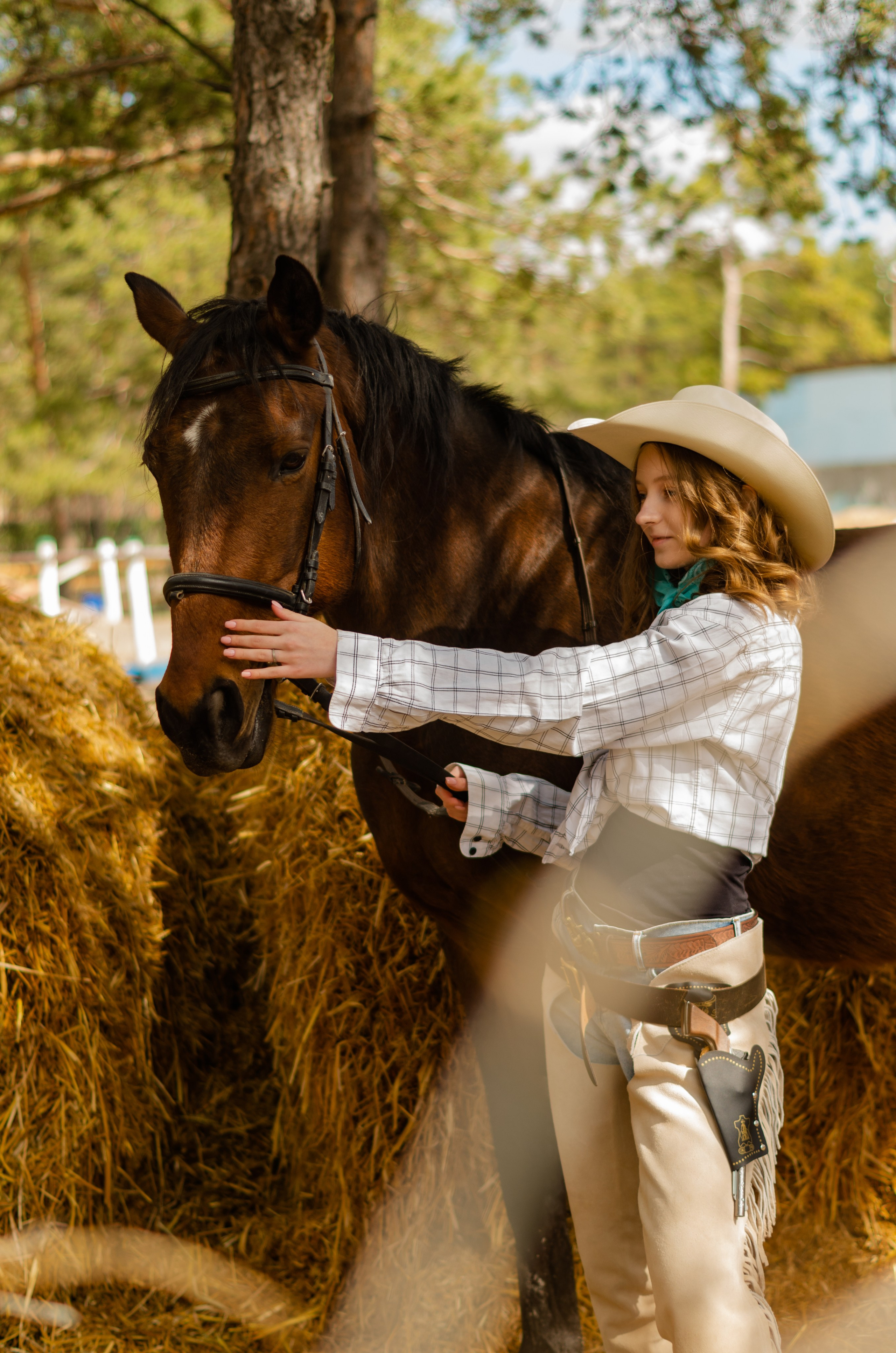 Ковбойская девчонка. Фотограф Марина Доглядная Челябинск фотосессии с лошадьми, мотоциклами