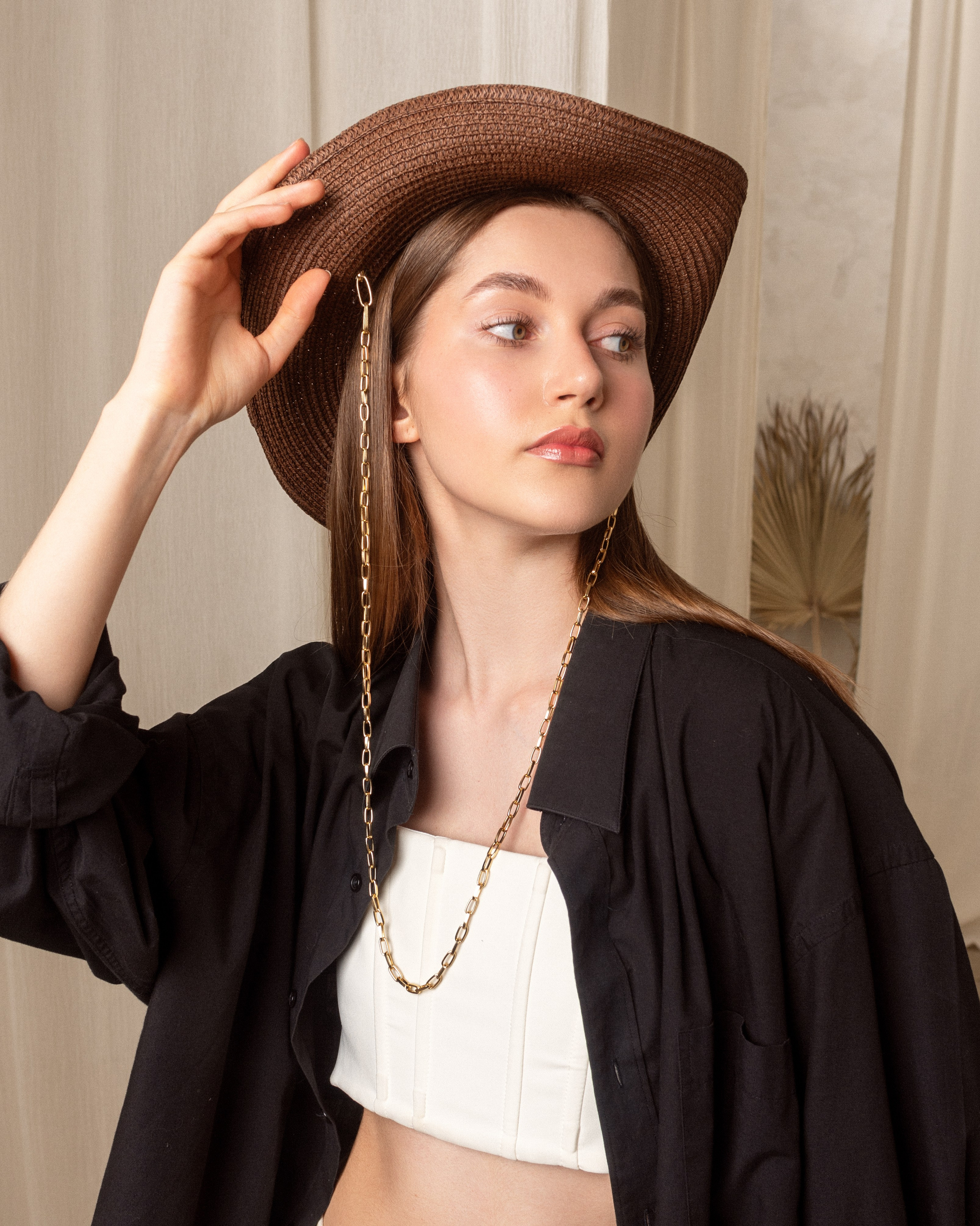 Каталожная съемка одежды на моделях для маркетплейсов с акцентом на стиль и качество в Гуанчжоу в Китае  