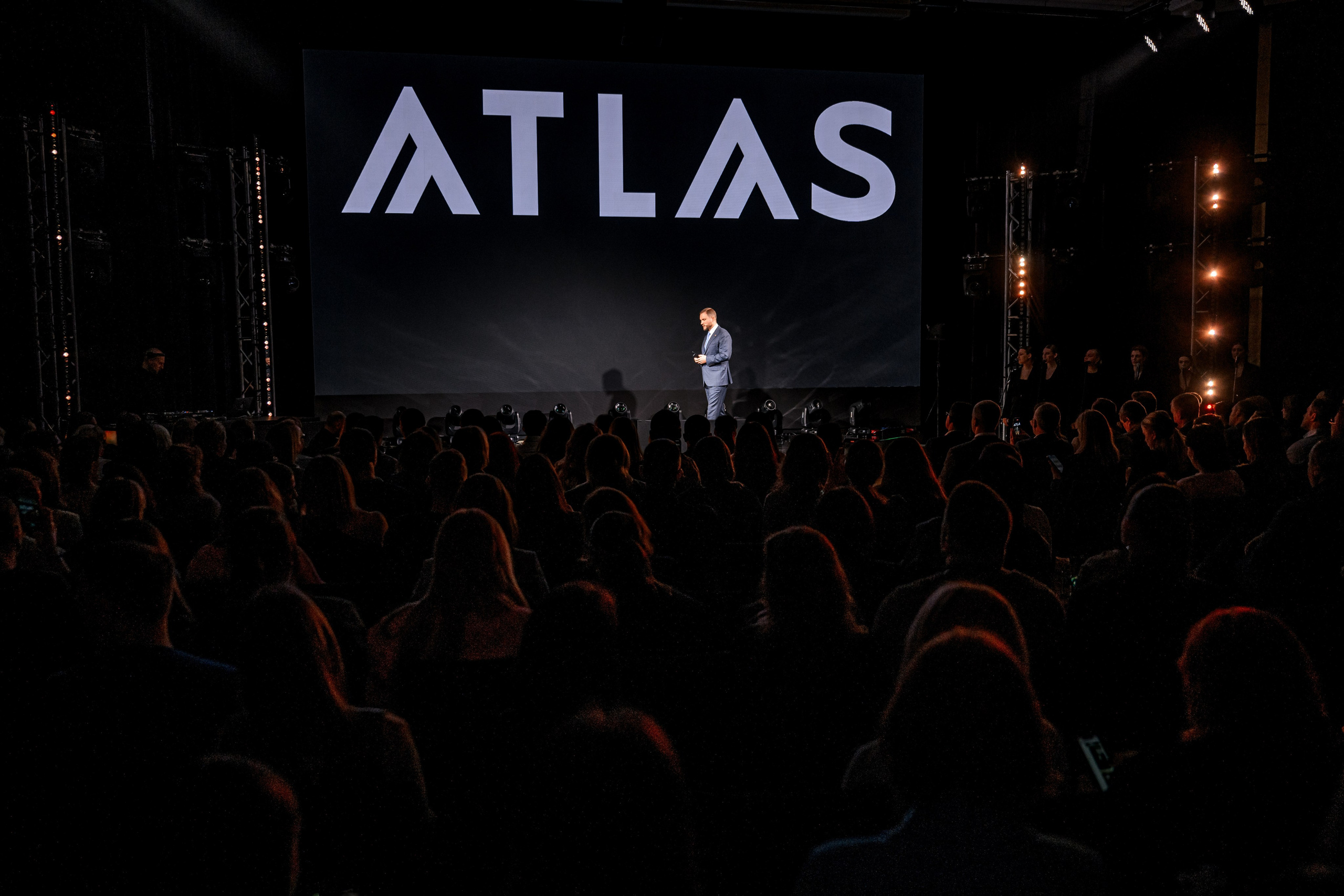 Атлас Девелопмент. Максим Комаров — Профессиональный фотограф