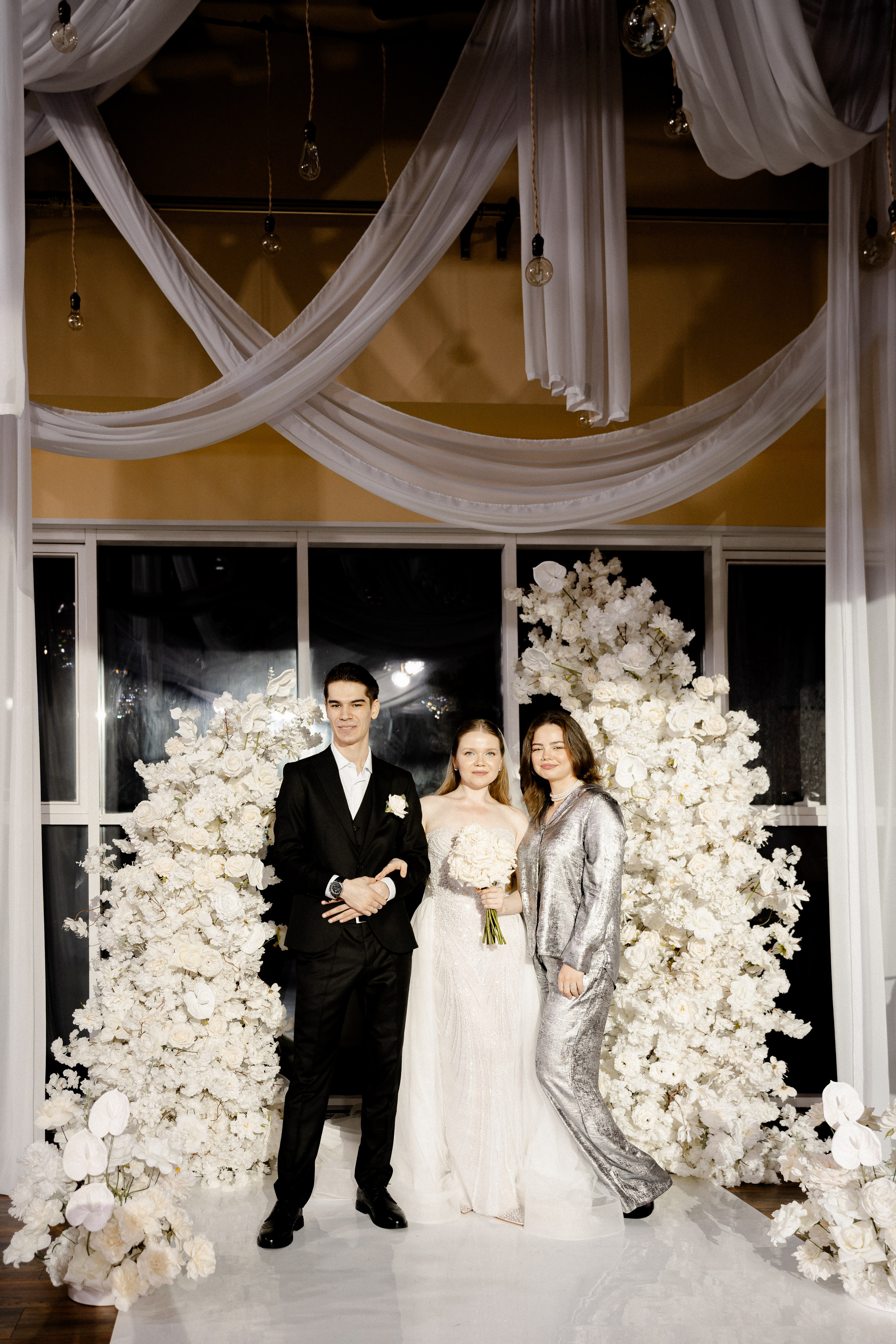 СВАДЕБНАЯ СЬЕМКА СБОРОВ В ОТЕЛЕ И ВЫЕЗД НА ЦЕРЕМОНИЮ (СНЯТО В СИБИРЕ В НИЖНЕВАРТОВСКЕ). Профессиональный фотограф, Санкт-Петербург — Виктория Богомолова