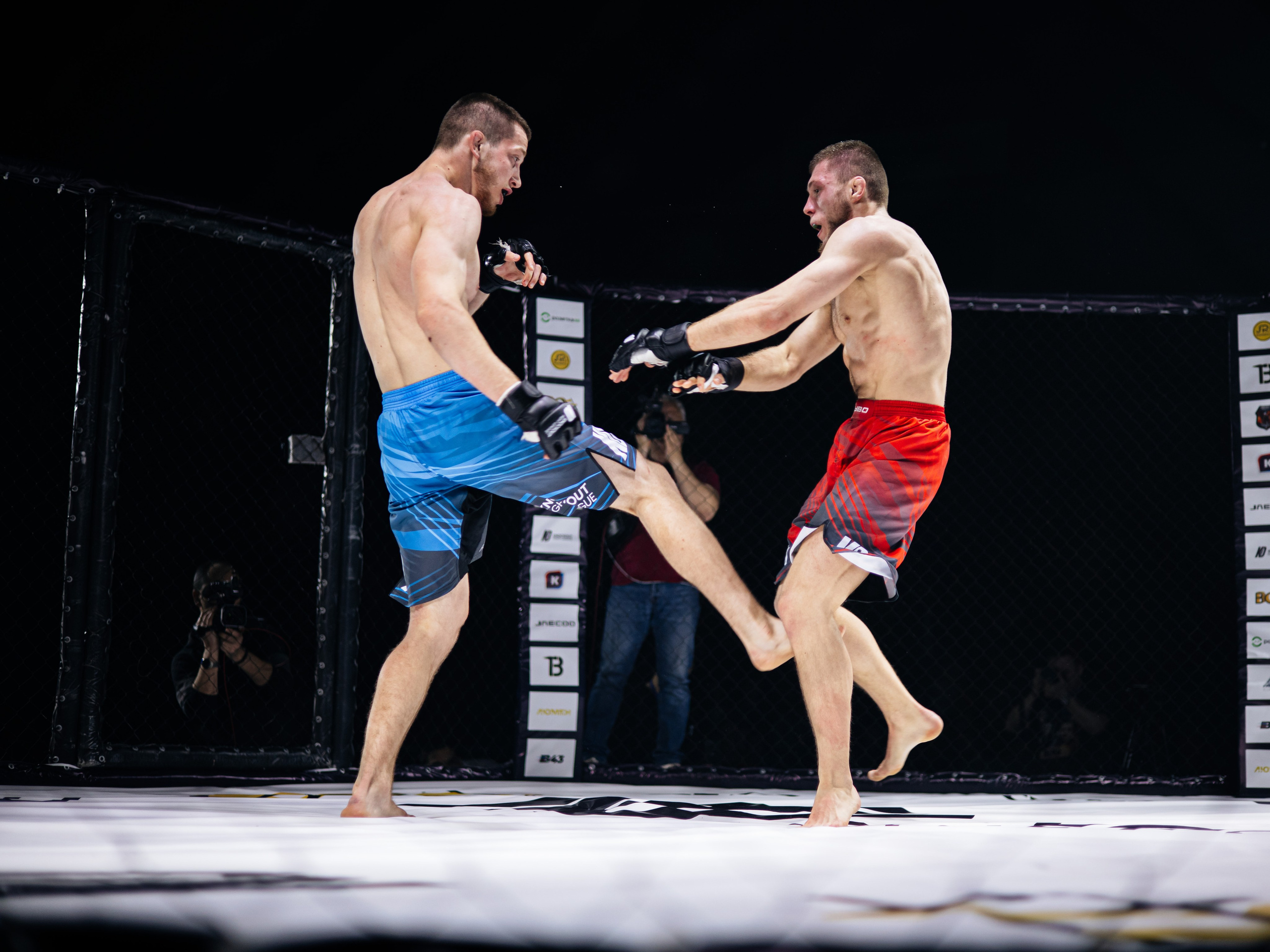 Бойцовская лига «KNOCK OUT». KRIS KRUPINNIKOVA