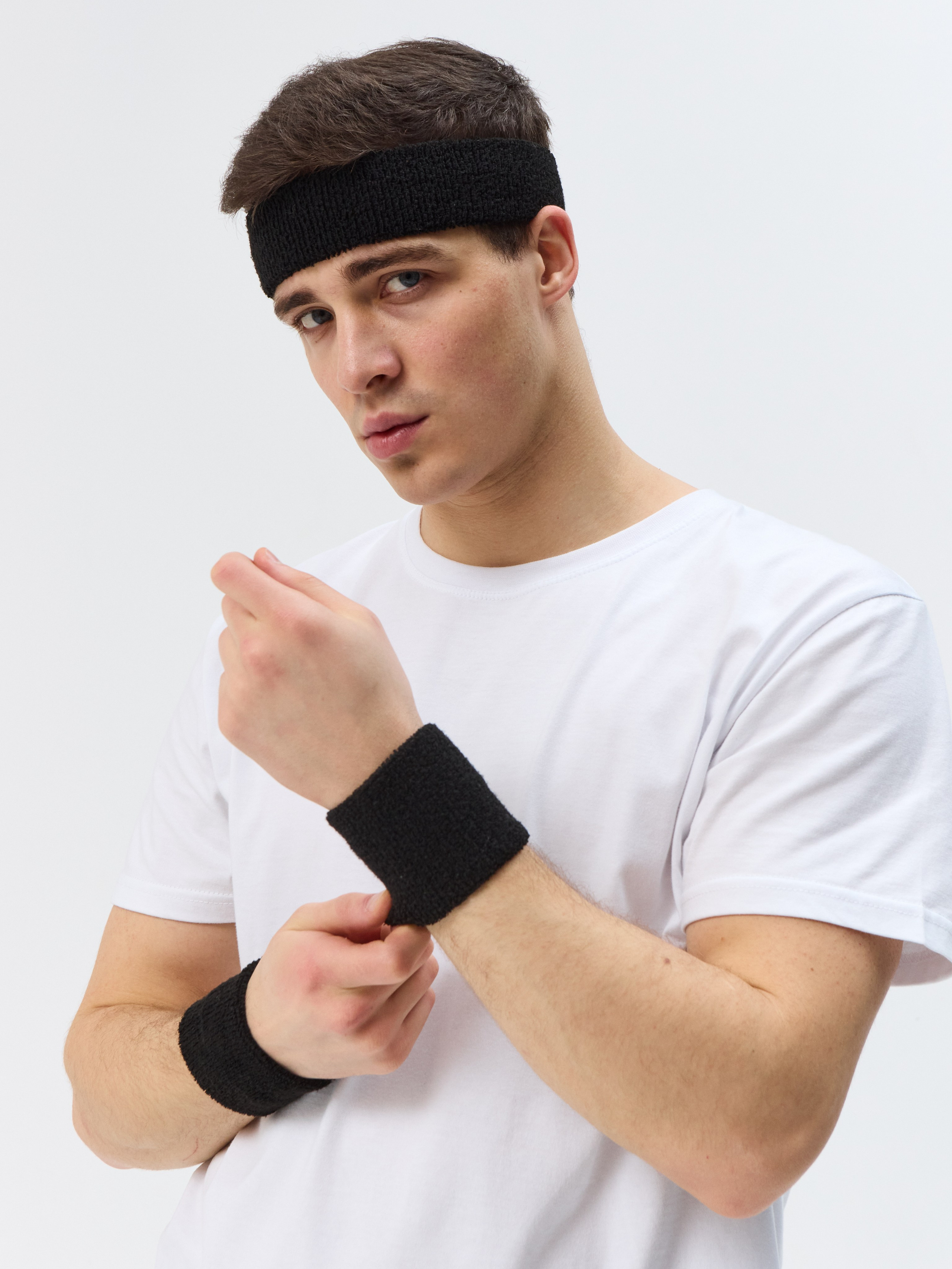 Фотомодель для маркетплейсов Паша. Фотосъёмка для марктеплейсов Studio 11.11