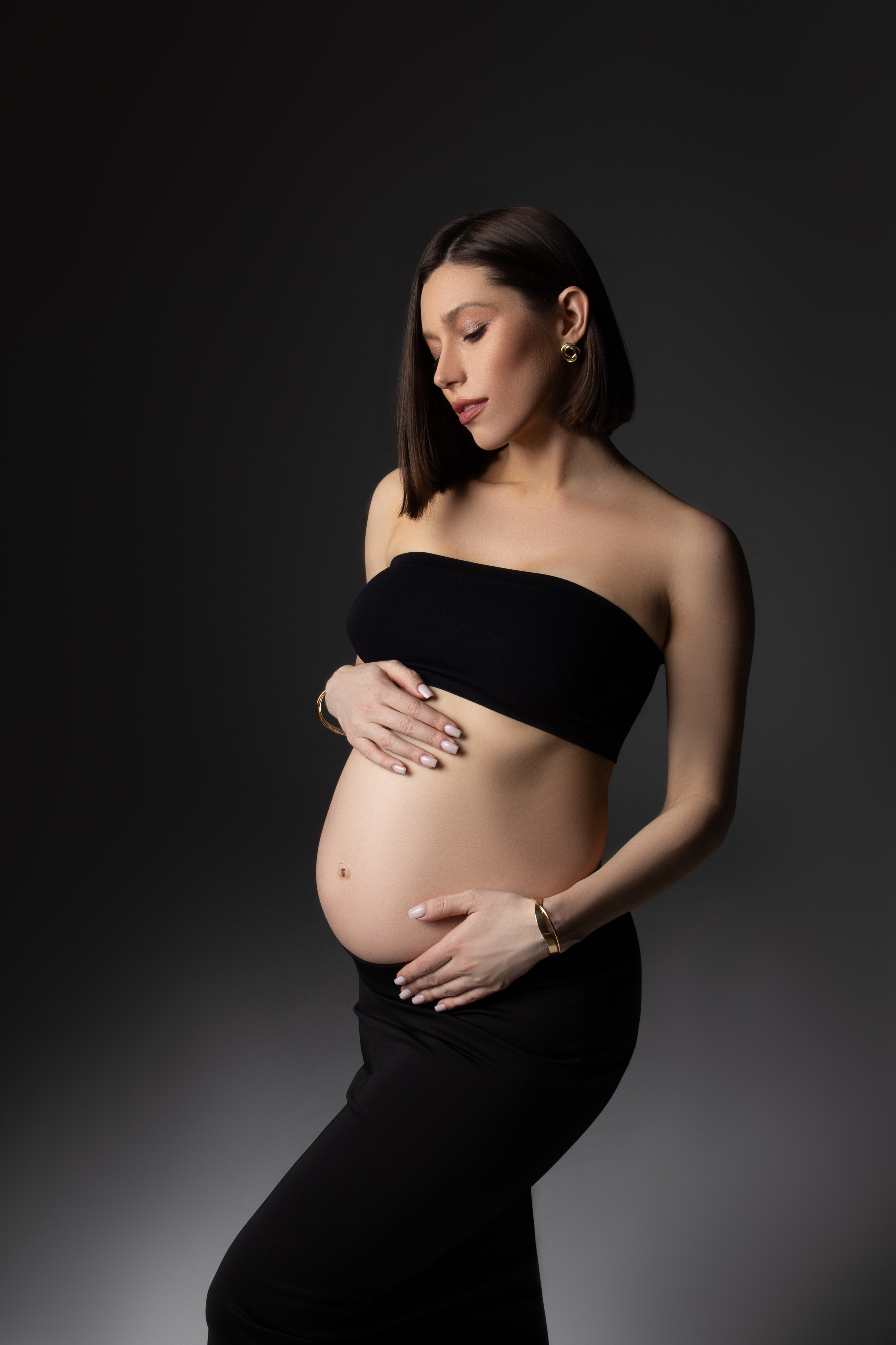 Фотосессия беременности в Москве! Все включено. Готовые образы. Помощь визажиста и стилиста. Фотосессия в стиле минимализм. Фотосессии в студиях Москвы с циклорамой. Фотосессия беременности идеи образов и позирования.
