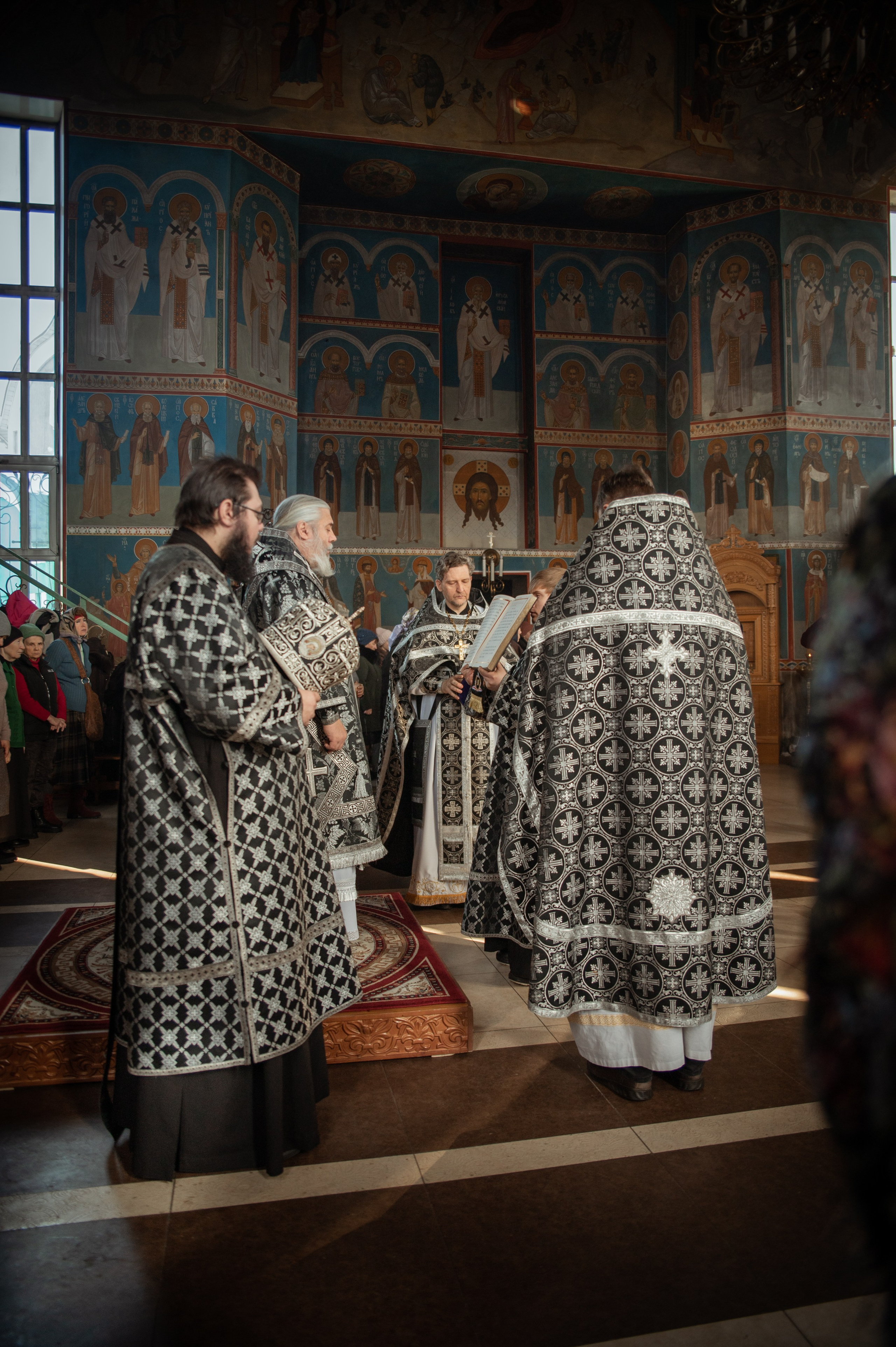 Преждеосвящение Даров. Храм Серафима Саровского. Церковный, семейный и репортажный фотограф Волгоград, Волжский