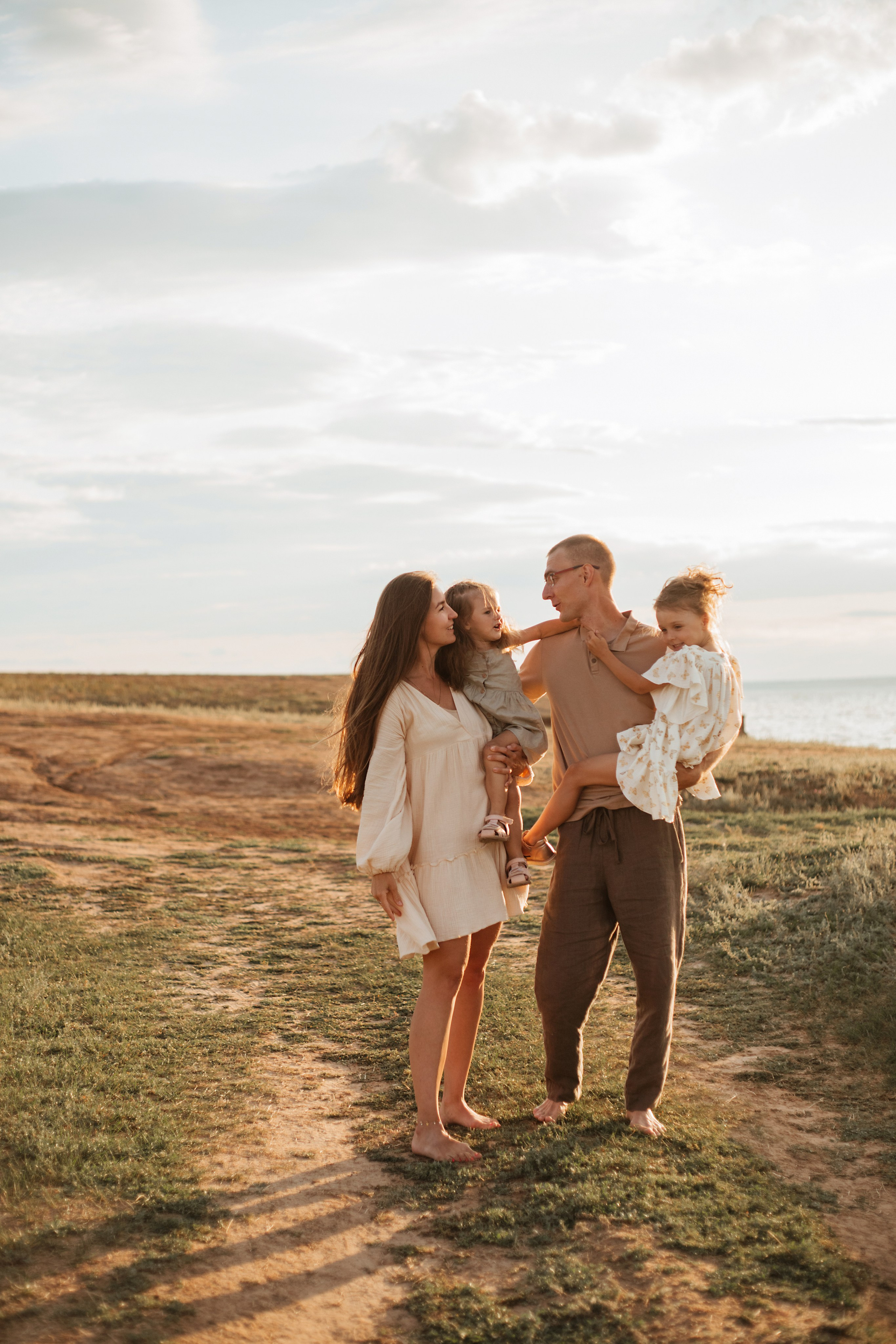 Люба и Саша с дочерьми. Фотограф в Волгограде и Москве | Анастасия Лаврова