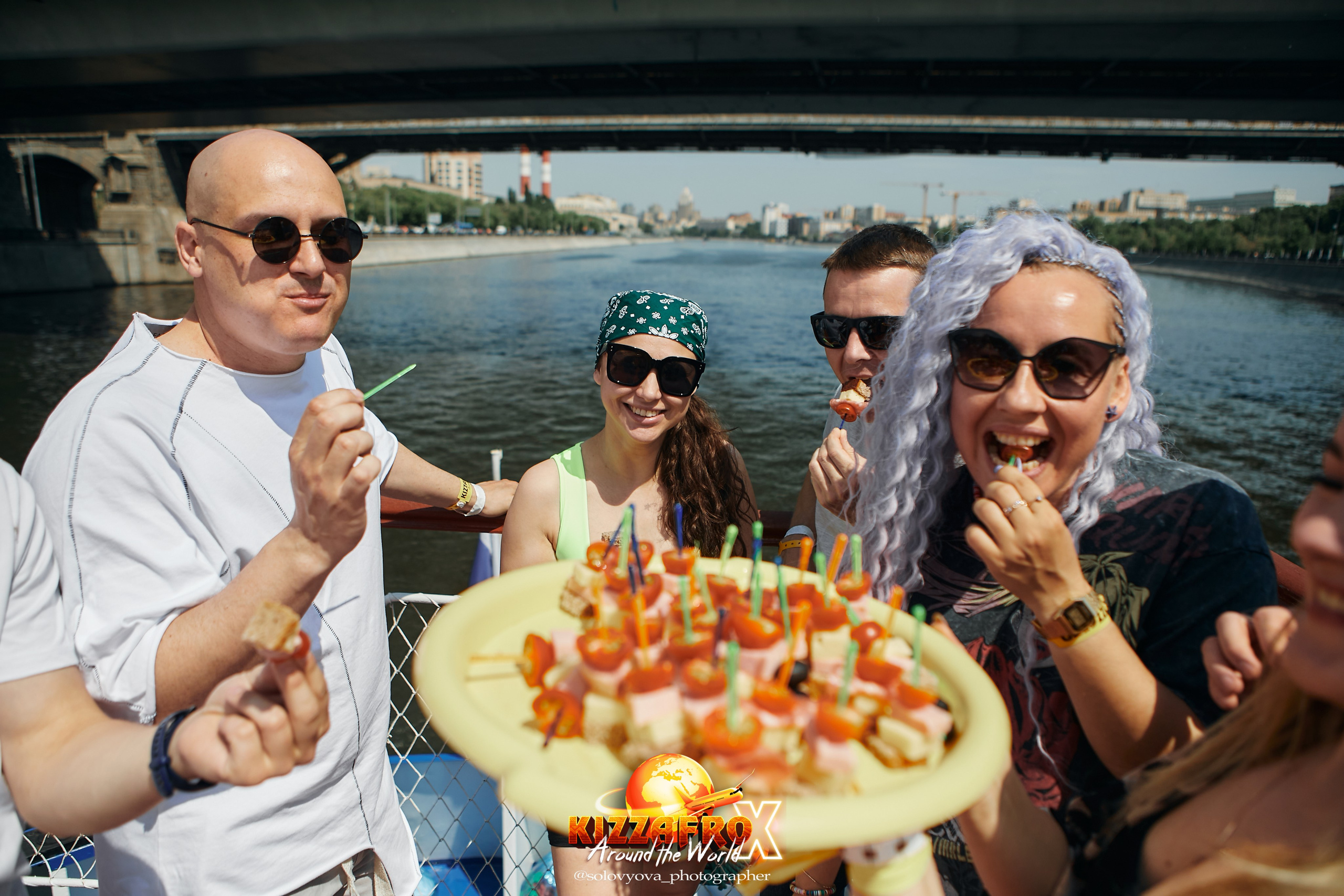 Boat party. Свадебный фотограф
