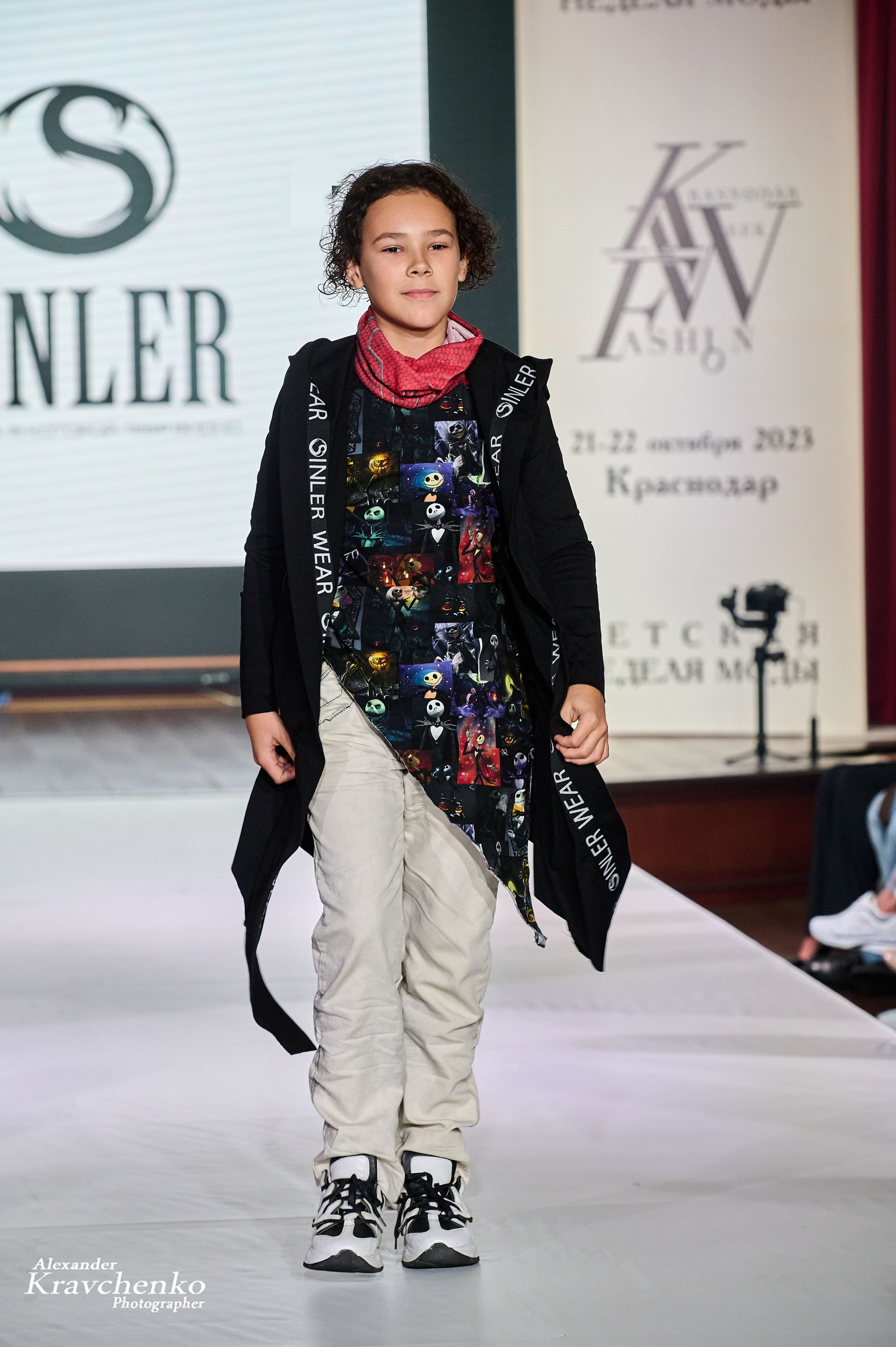 Лисневич Руслан-Онисим. Model base