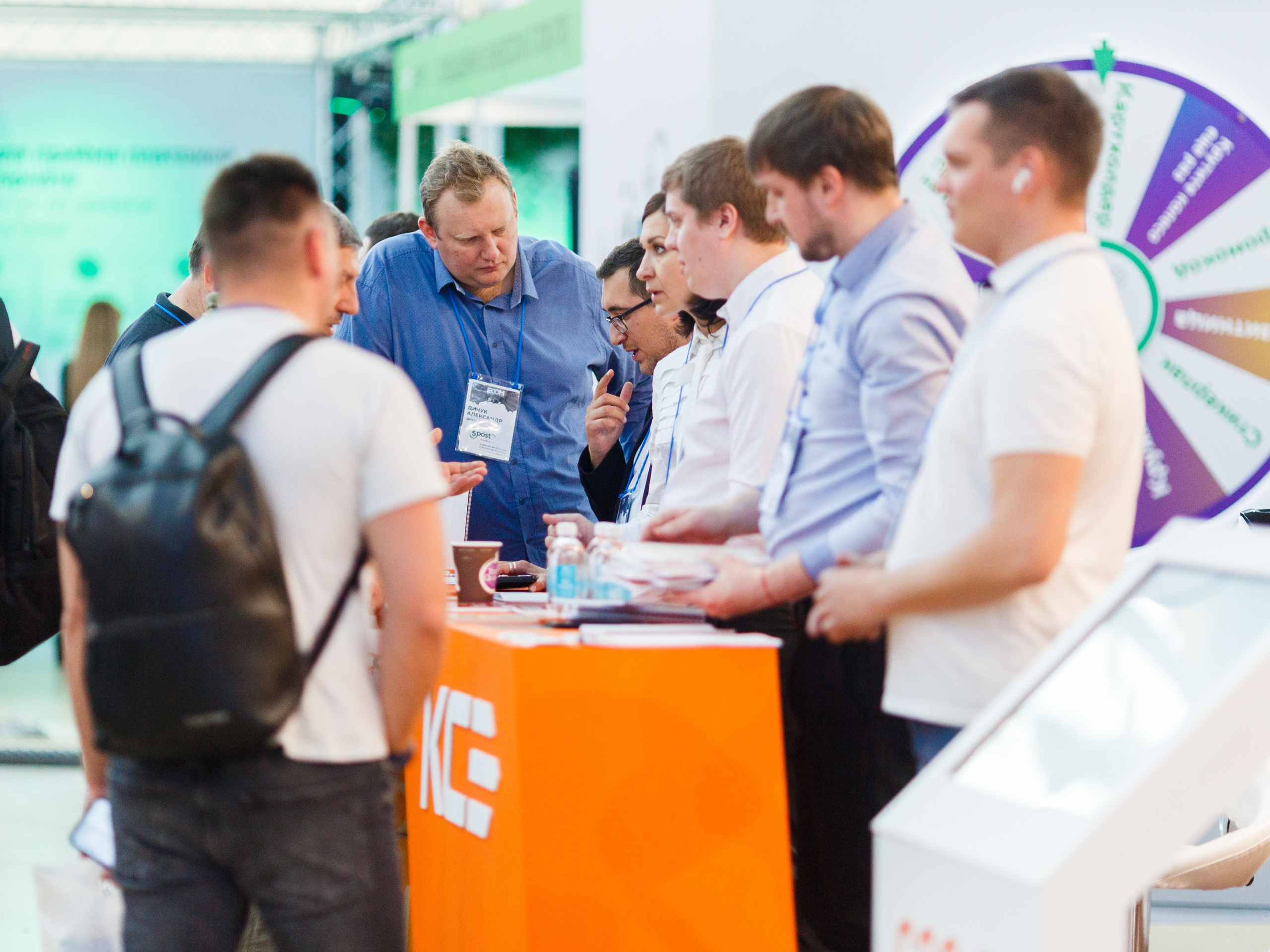 Обзор работы стенда Курьер-сервис. Репортажный фотограф Борис Геер