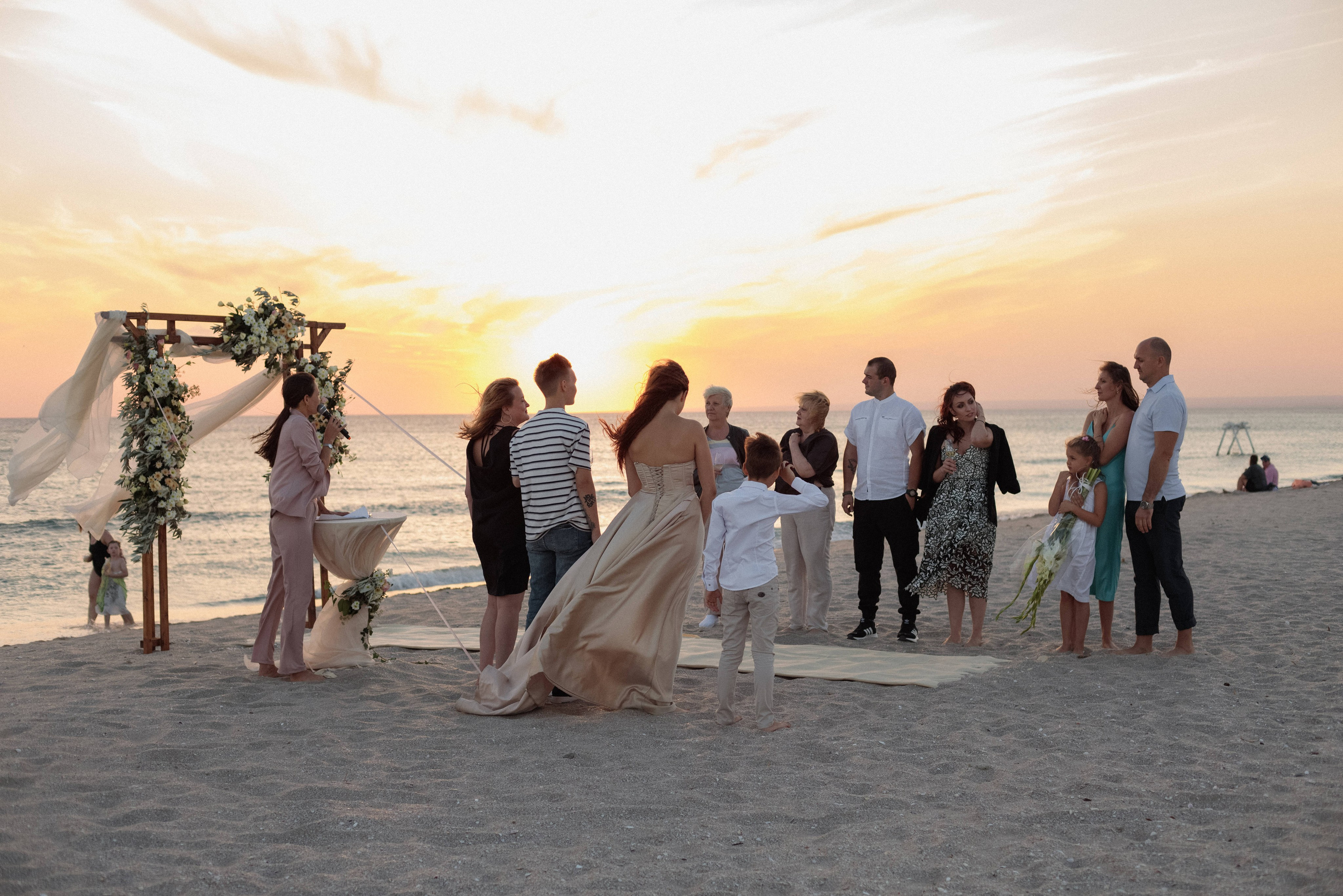 «Начало любви на побережье Поповки: история свадьбы, застывшая в кадре». Свадебный фотограф Мироманов Николай в Крыму