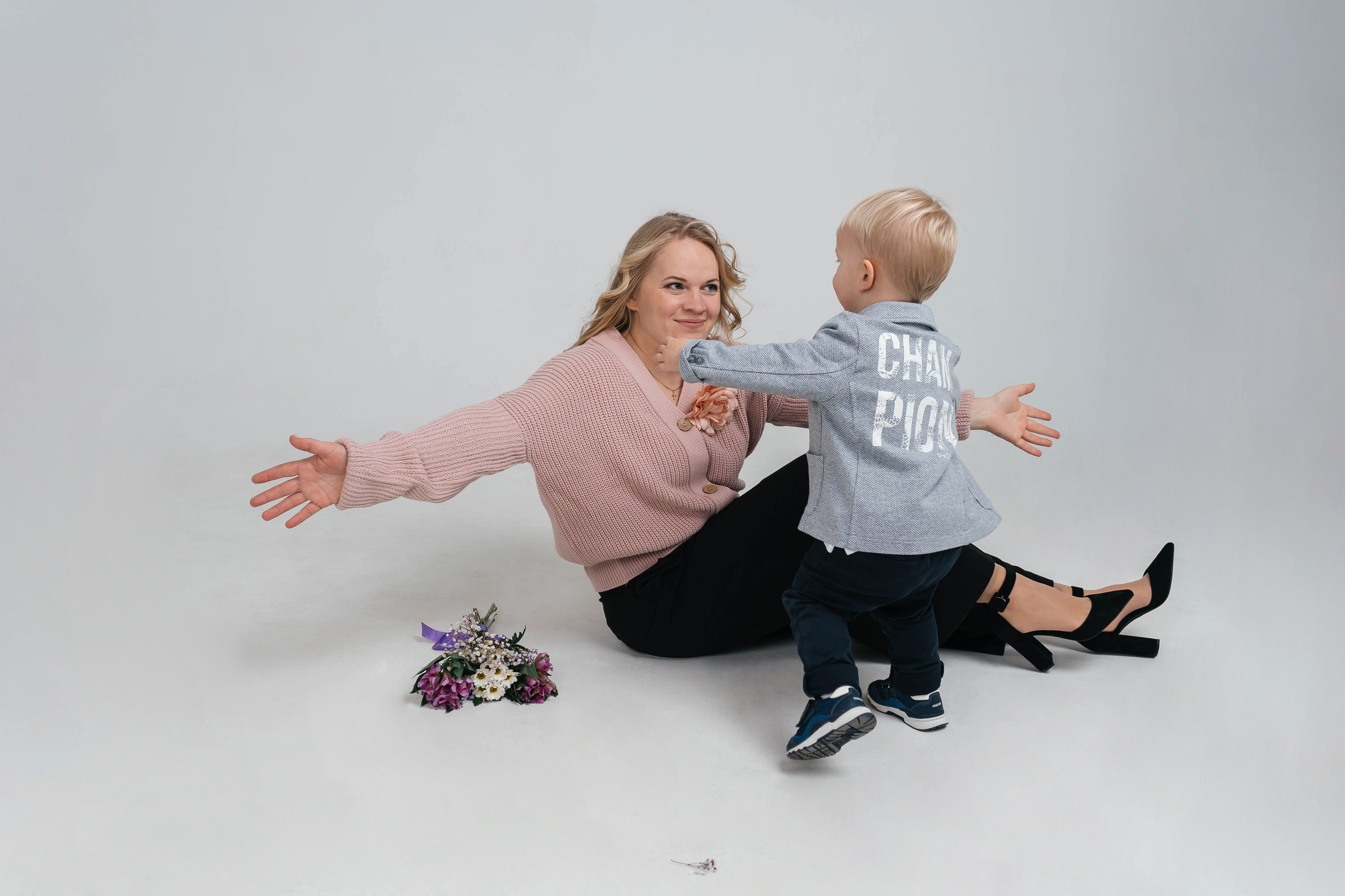 «Мама-дети» в стиле минимализм. Семейный фотограф Москва Путилково Гуляшова Екатерина