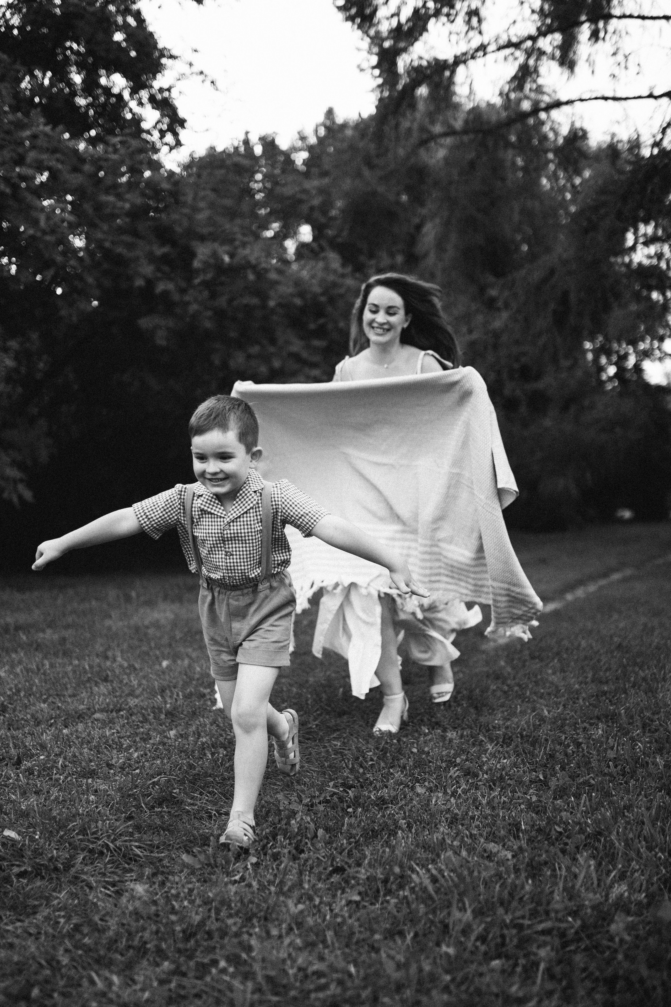 Весёлая прогулка вместе с мамой. Свадебный и семейный фотограф в Нижнем Новгороде