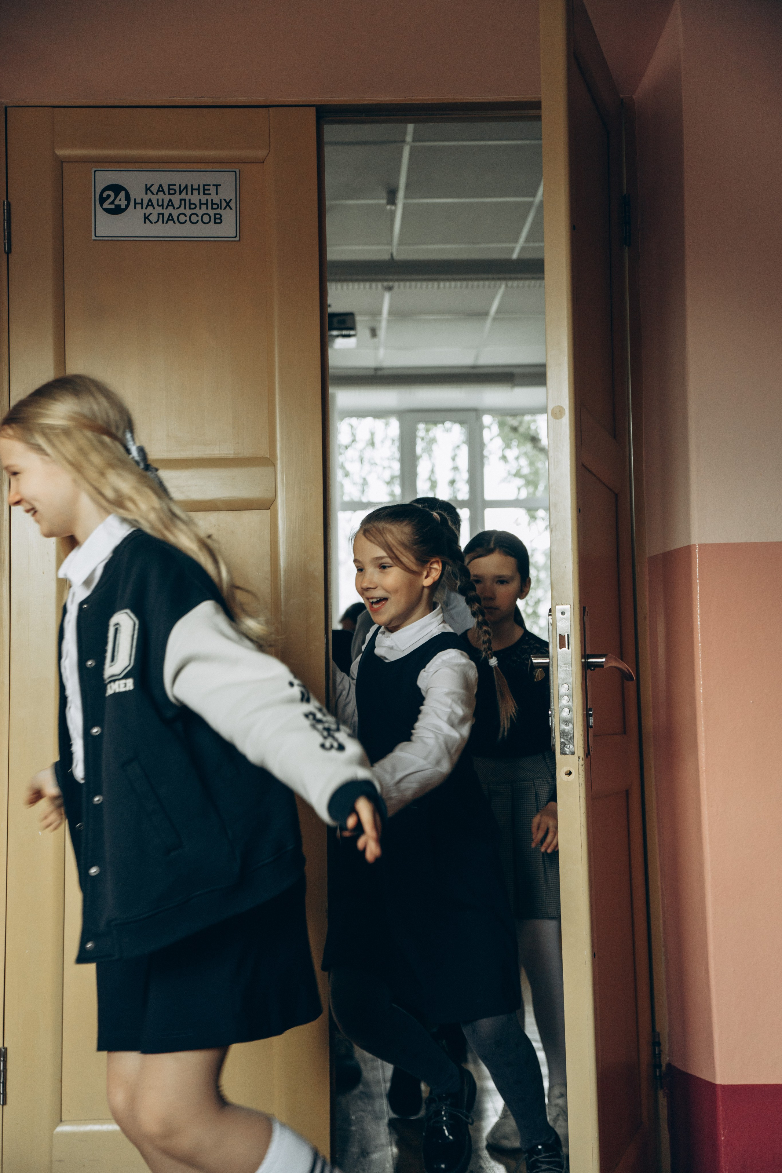 Школьные фотографии могут быть такими. Репортажный и детский фотограф в Минске