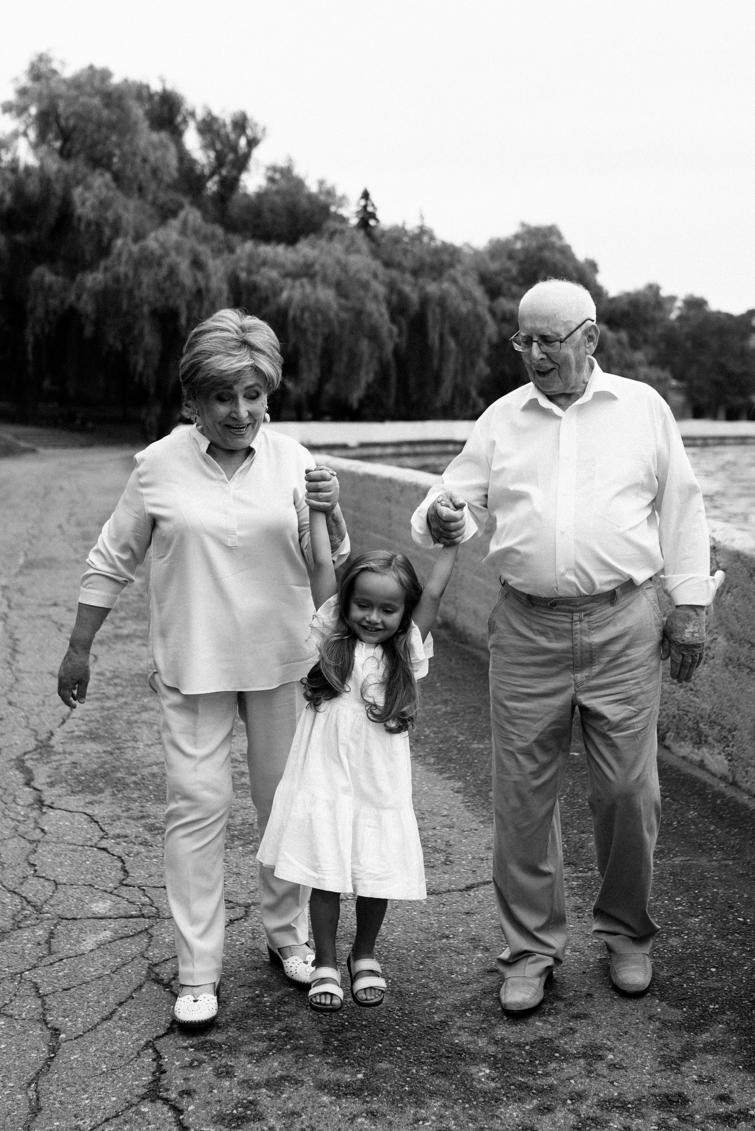 Саша прогулка по Минску. Костюшко Кристина — семейный и свадебный фотограф в Минске