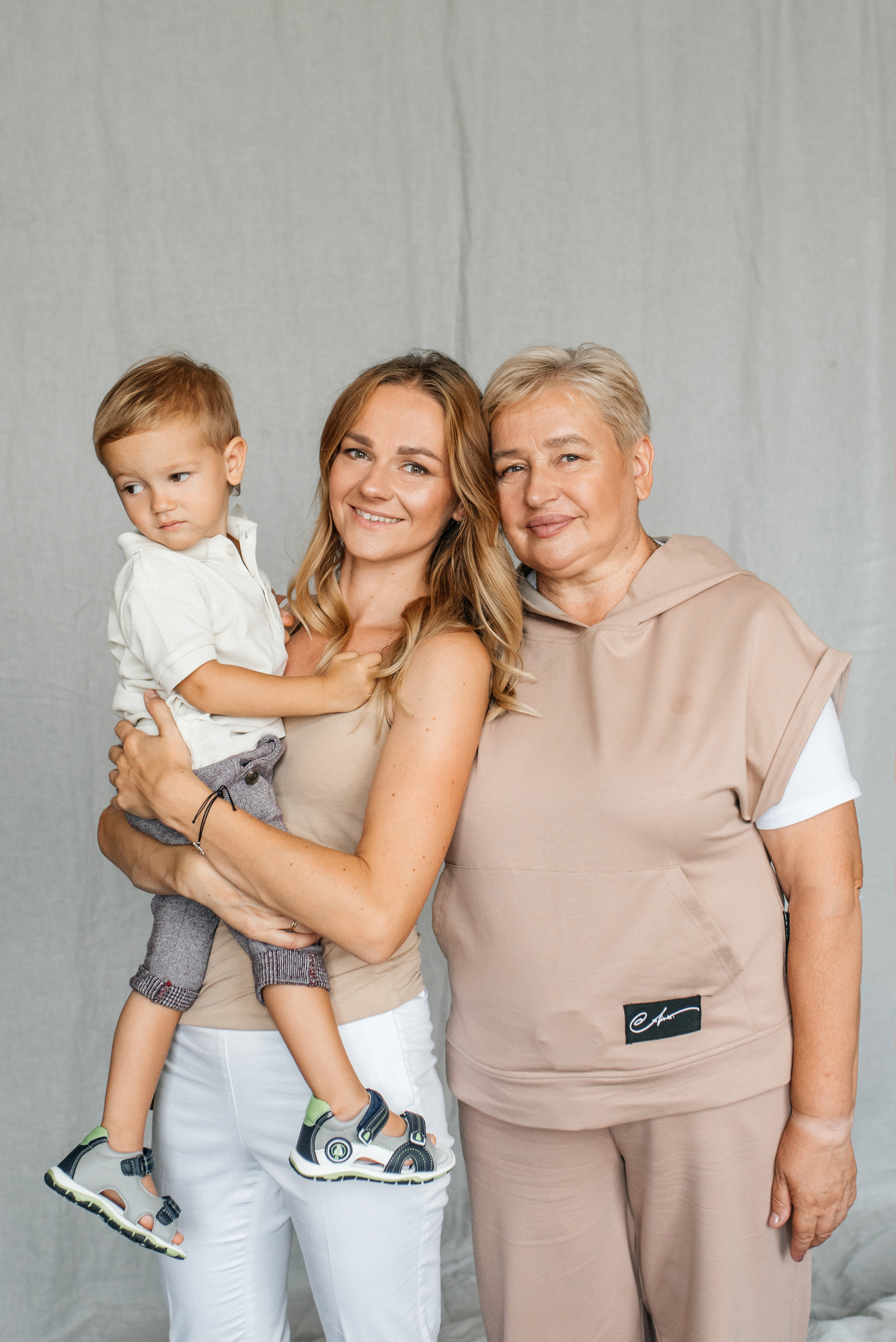 Алеся+Максим+Вера+Давид. Костюшко Кристина — семейный и свадебный фотограф в Минске