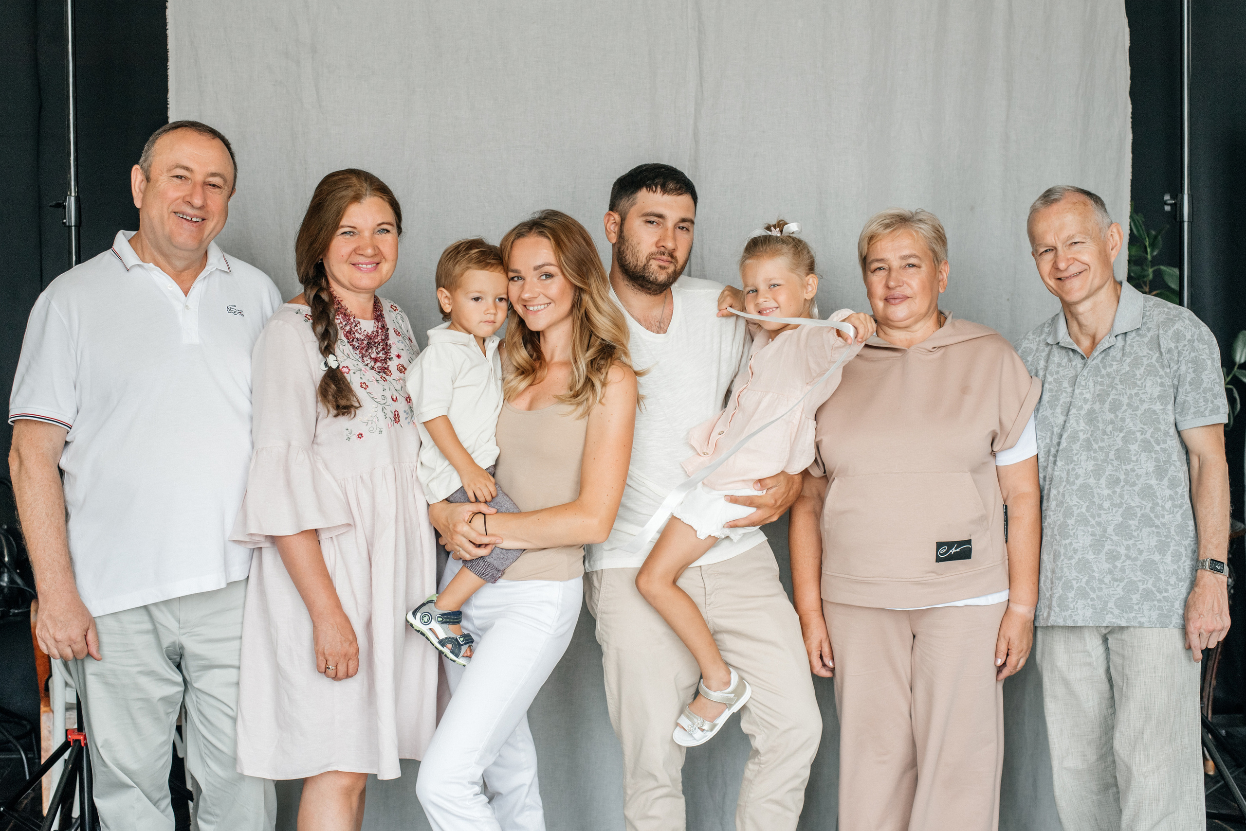 Алеся+Максим+Вера+Давид. Костюшко Кристина — семейный и свадебный фотограф в Минске