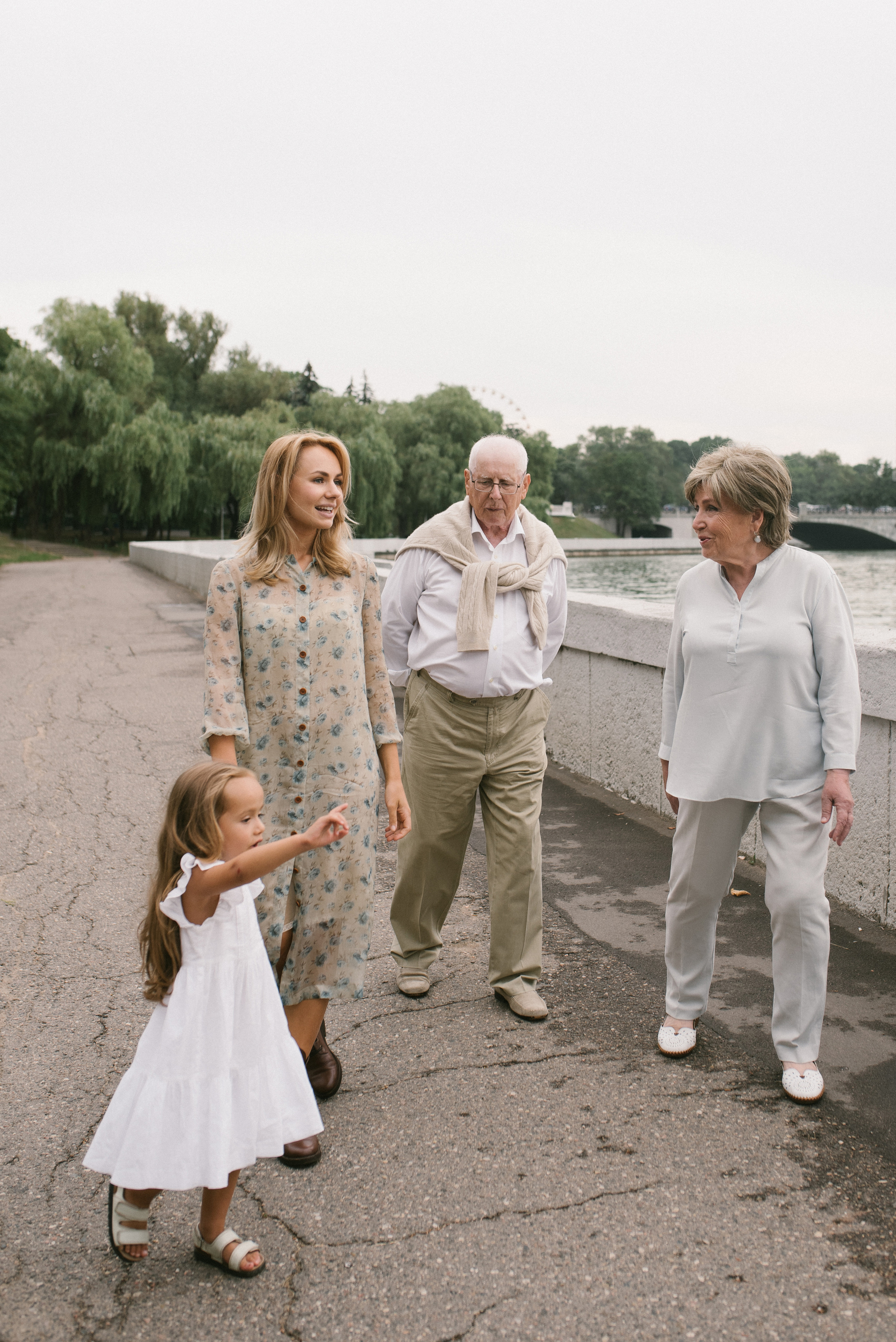 Саша прогулка по Минску. Костюшко Кристина — семейный и свадебный фотограф в Минске