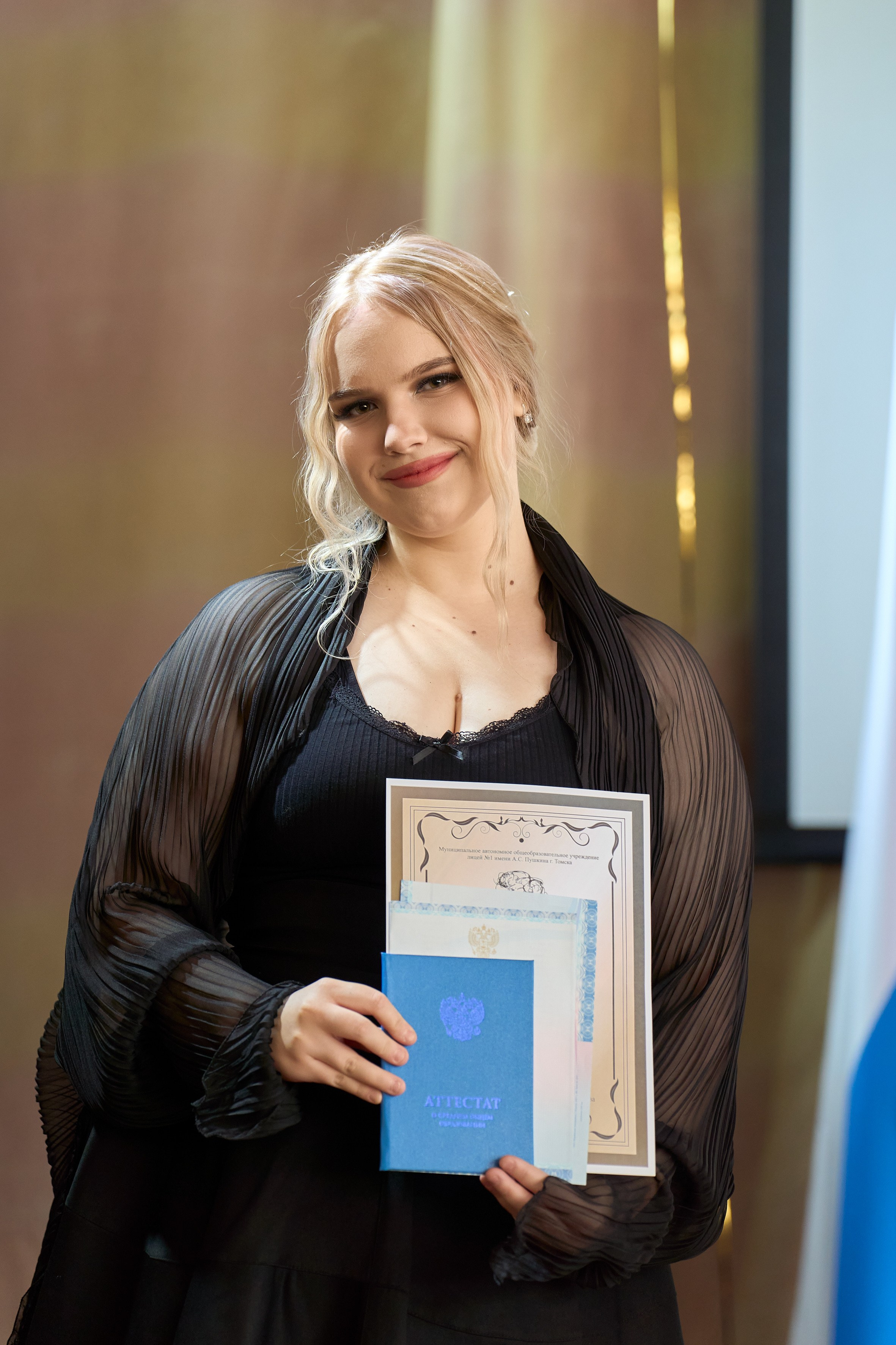 Вручение аттестатов 11 класс. Репортажный и портретный фотограф в Томске Ларионов Артём
