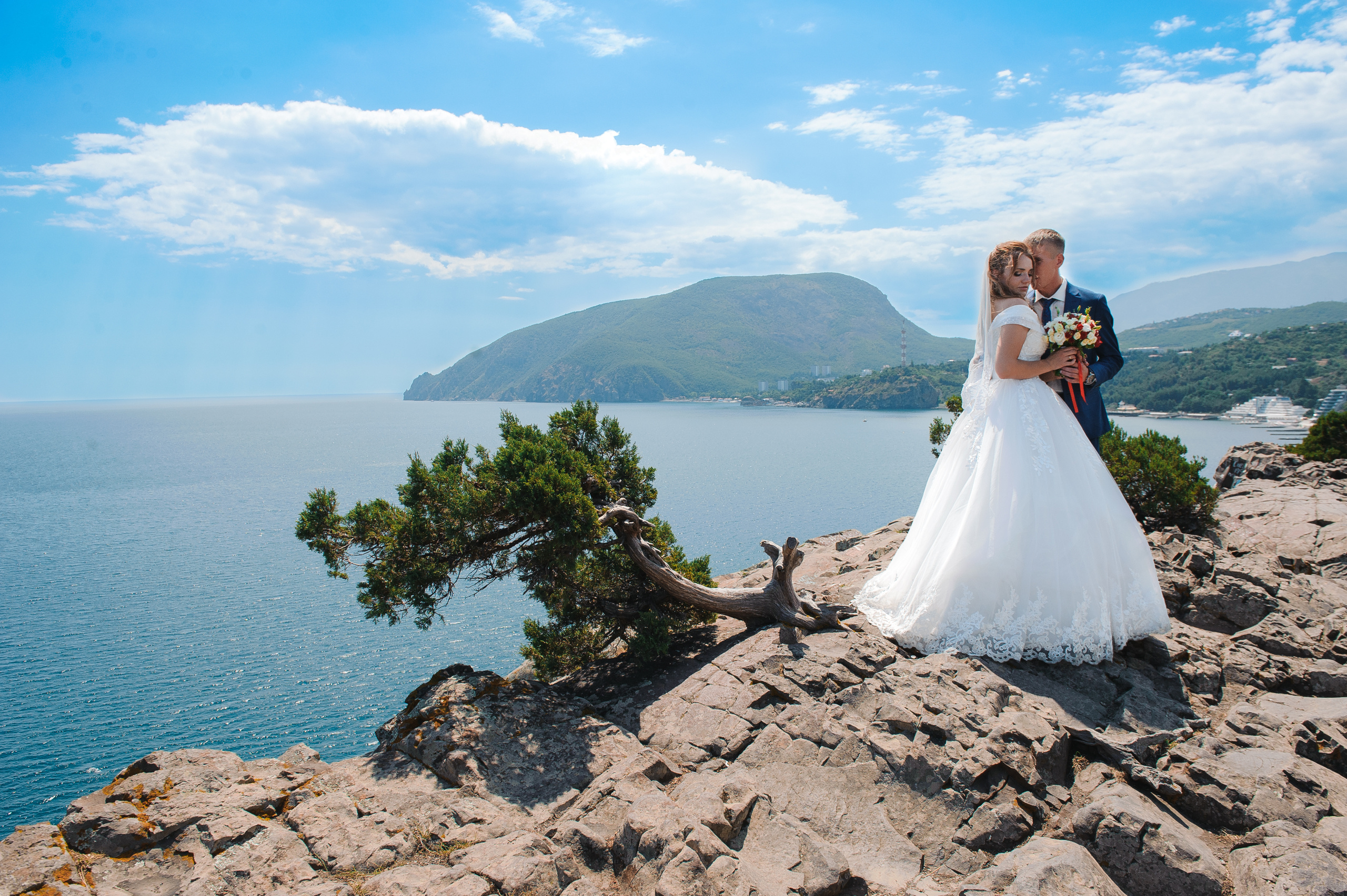 Свадебная прогулка в Крыму Ялта, Алушта- Утес. Свадебный фотограф в Крыму Алексей Лобач