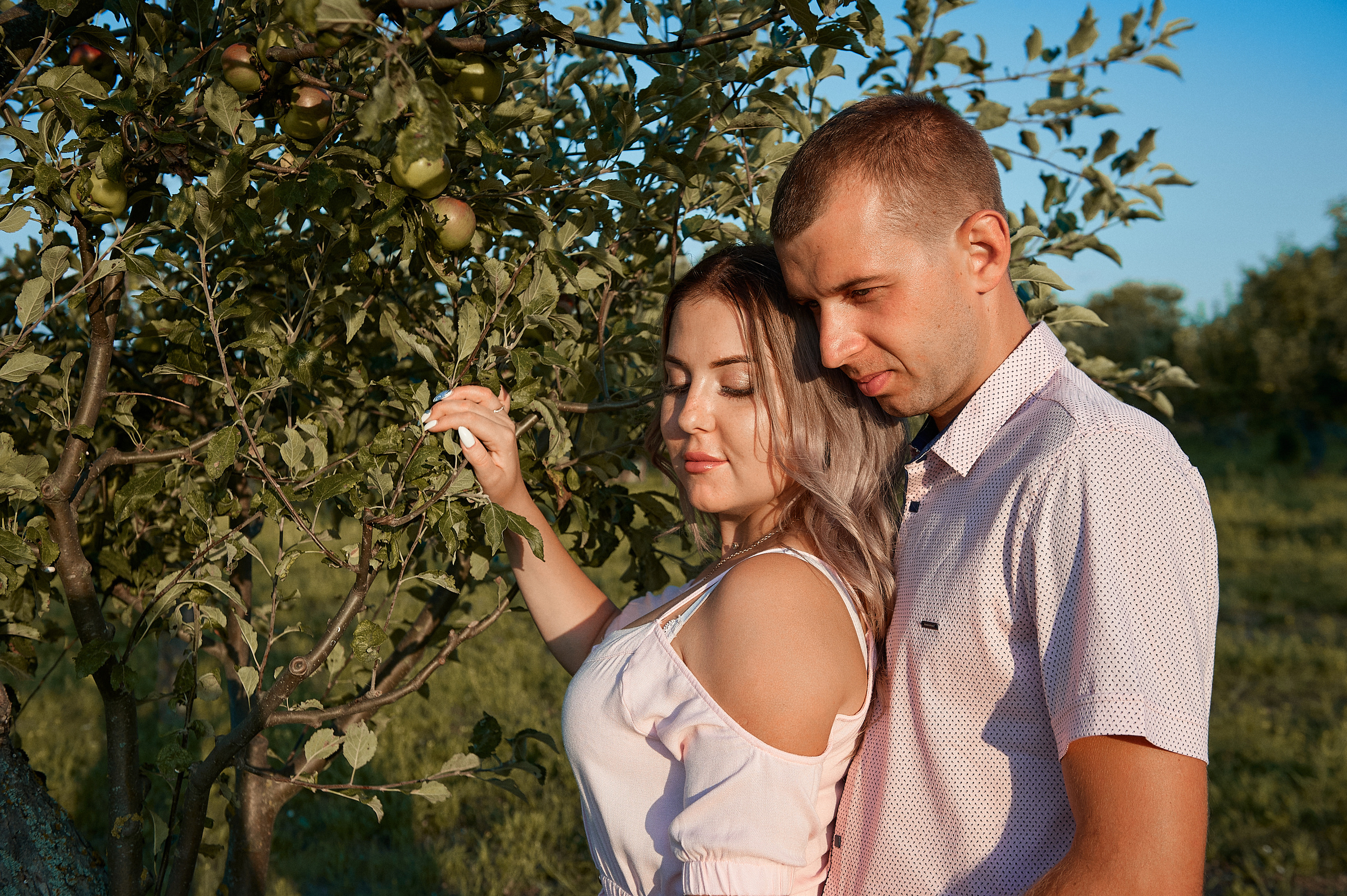 Лавстори в Крыму Белая скала. Свадебный фотограф в Крыму Алексей Лобач