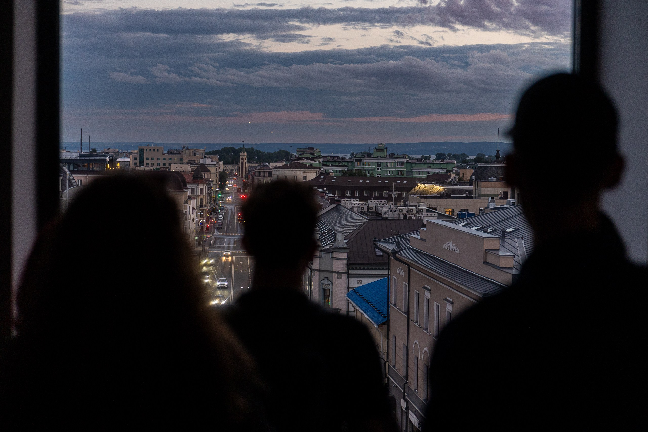 Экстукрия по крышам Казани с «Велобабаем». Июнь 2026. Спортивный, репортажный и портретный фотограф в Казани Алексей Горячев