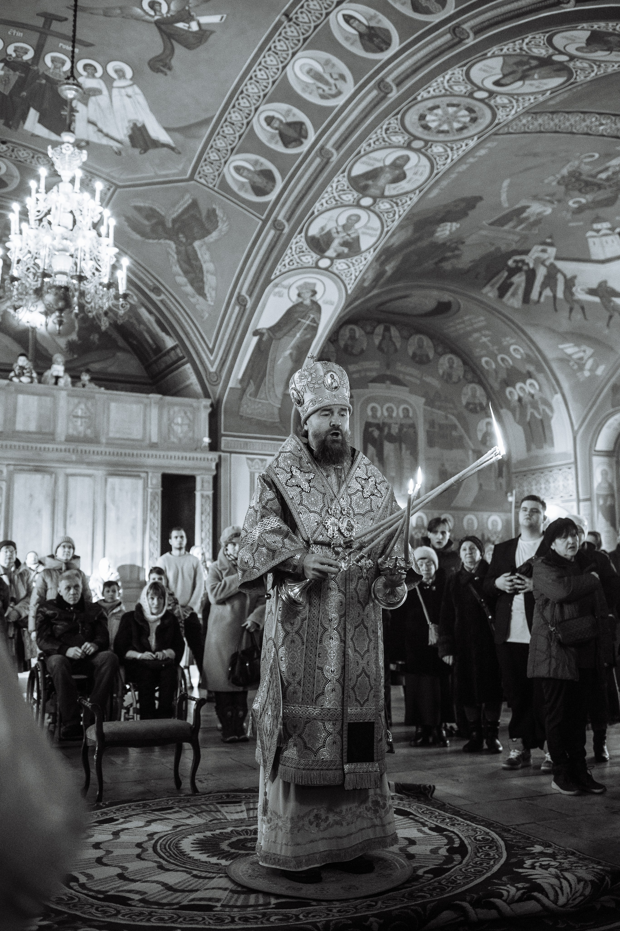 Служба Григория, митрополита, управляющего делами Московской Патриархии. Семейный фотограф Николаева Ольга