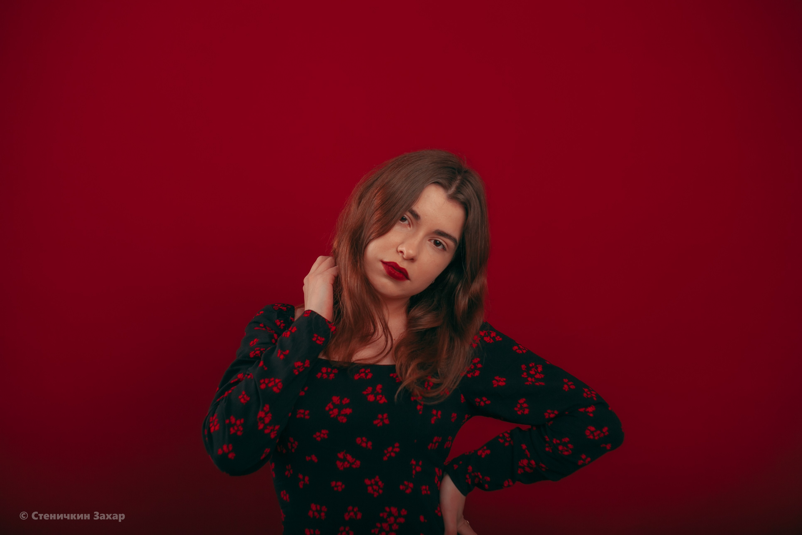 Красный фон. Репортажная и студийная съёмка в Челябинске — Захар Стеничкин