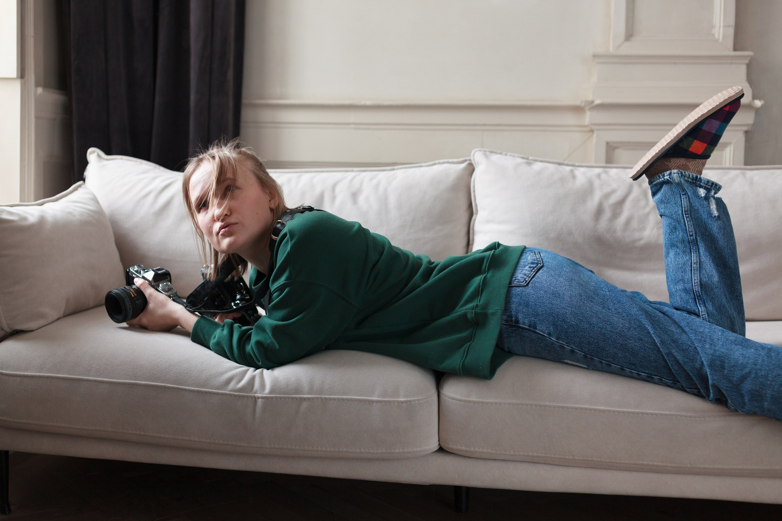 Фотосессия сестер в студии концептуальная история. Портретный фотограф Тюмень Дарья Мустафина