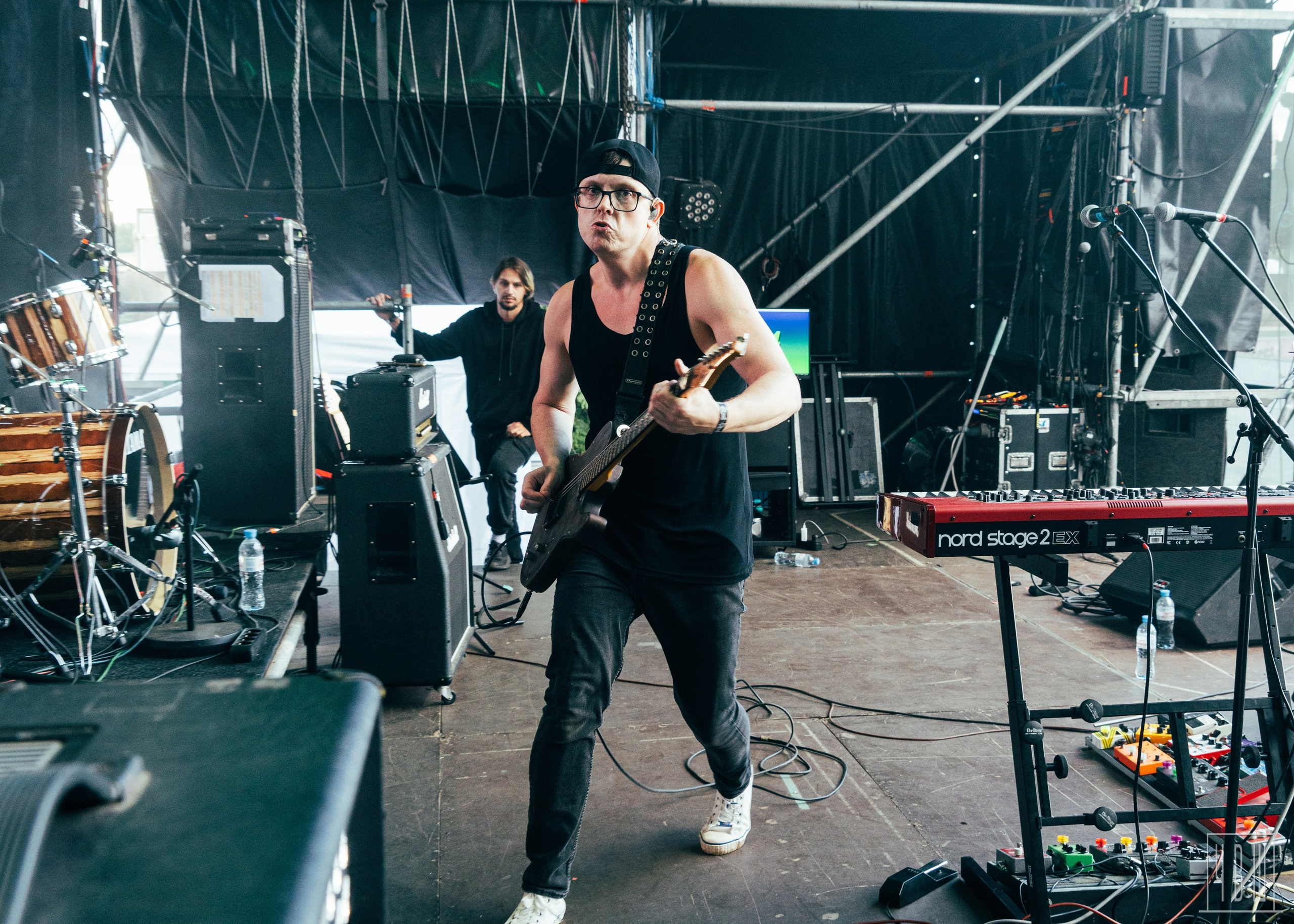 Живой! 2025, День Первый. Человек в Шляпе