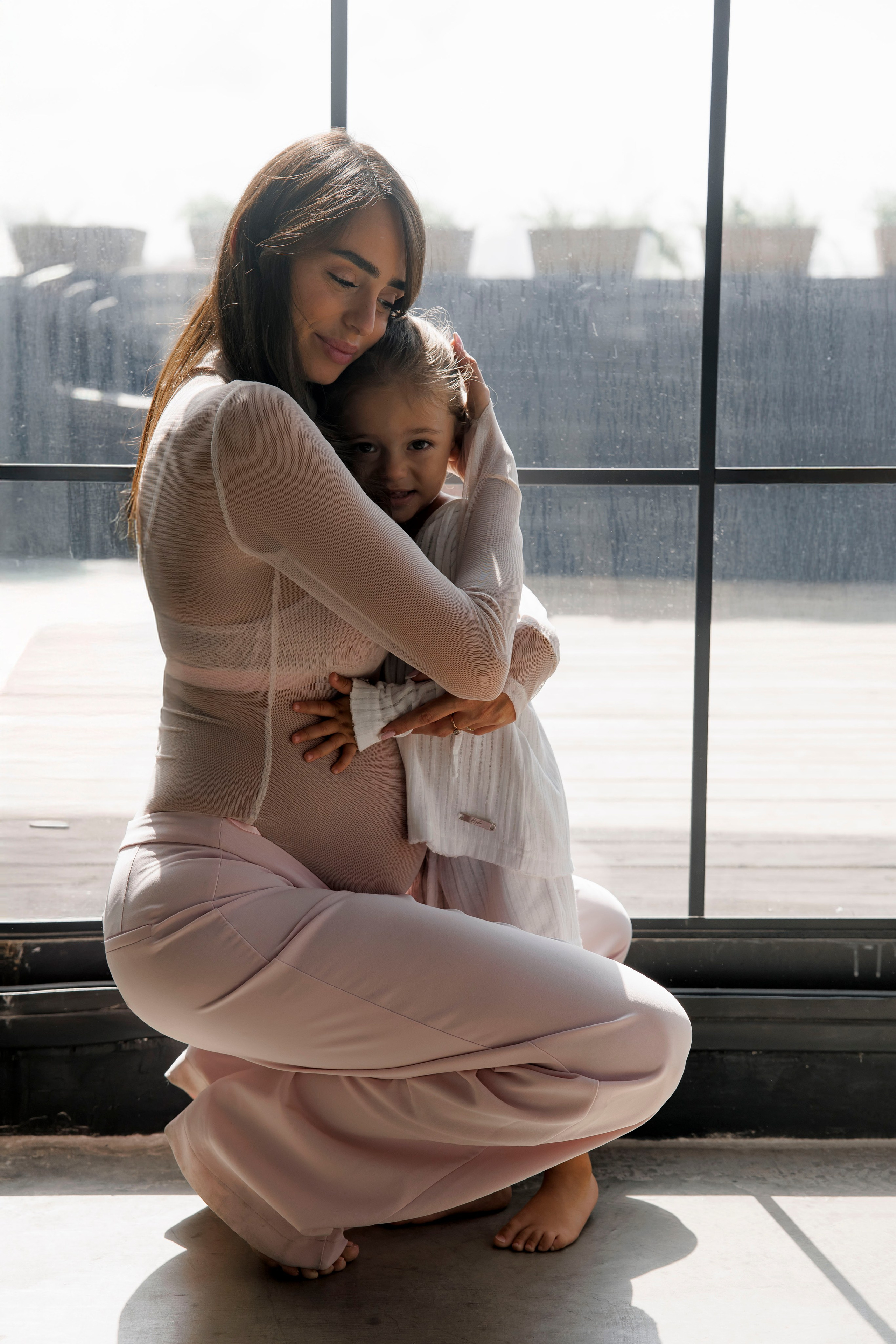 Pregnancy photoshoot inside the studio in Tel Aviv. Главная