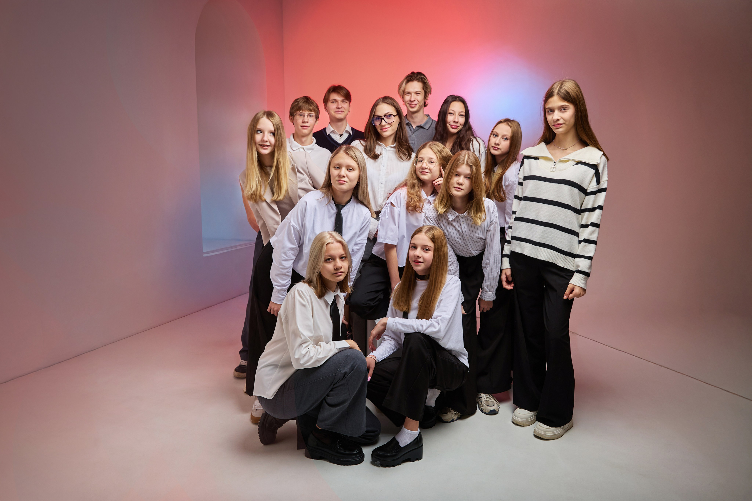 Выпускные альбомы для старшеклассников в Красноярске от AlbomKras 🎓✨. AlbomKras -выпускные альбомы Красноярска с авторским дизайном и качественной фотосъемкой! ⭐⭐⭐⭐⭐ 5.0