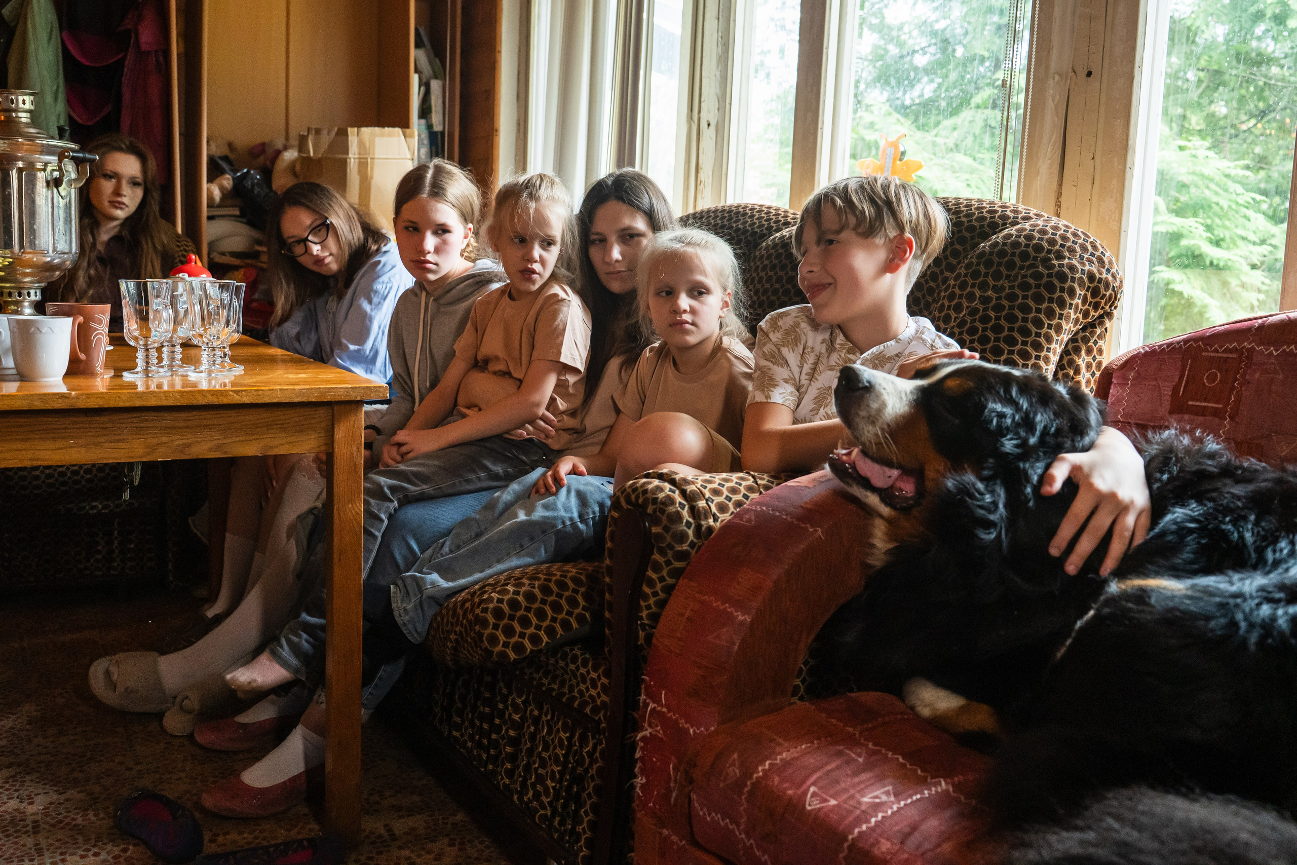 Семейная фотосессия дома, фотосессия с питомцем, собакой