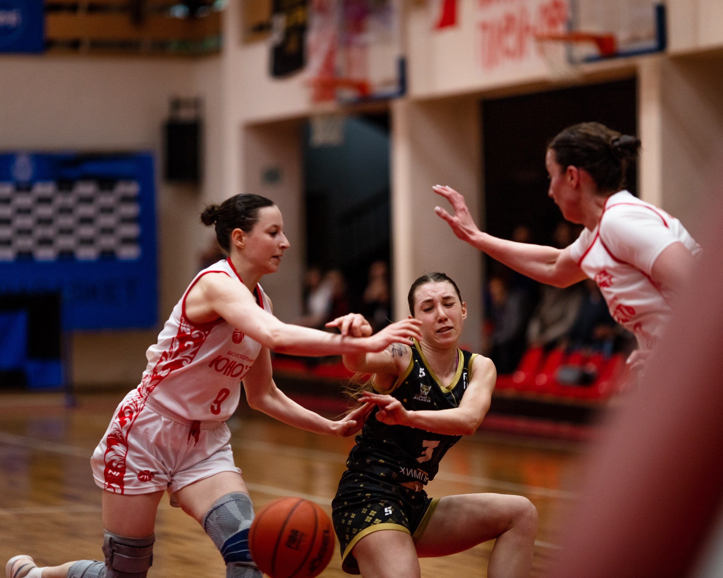 БК Юность — ЧГУ-Атланта / 3 игра. Фотография