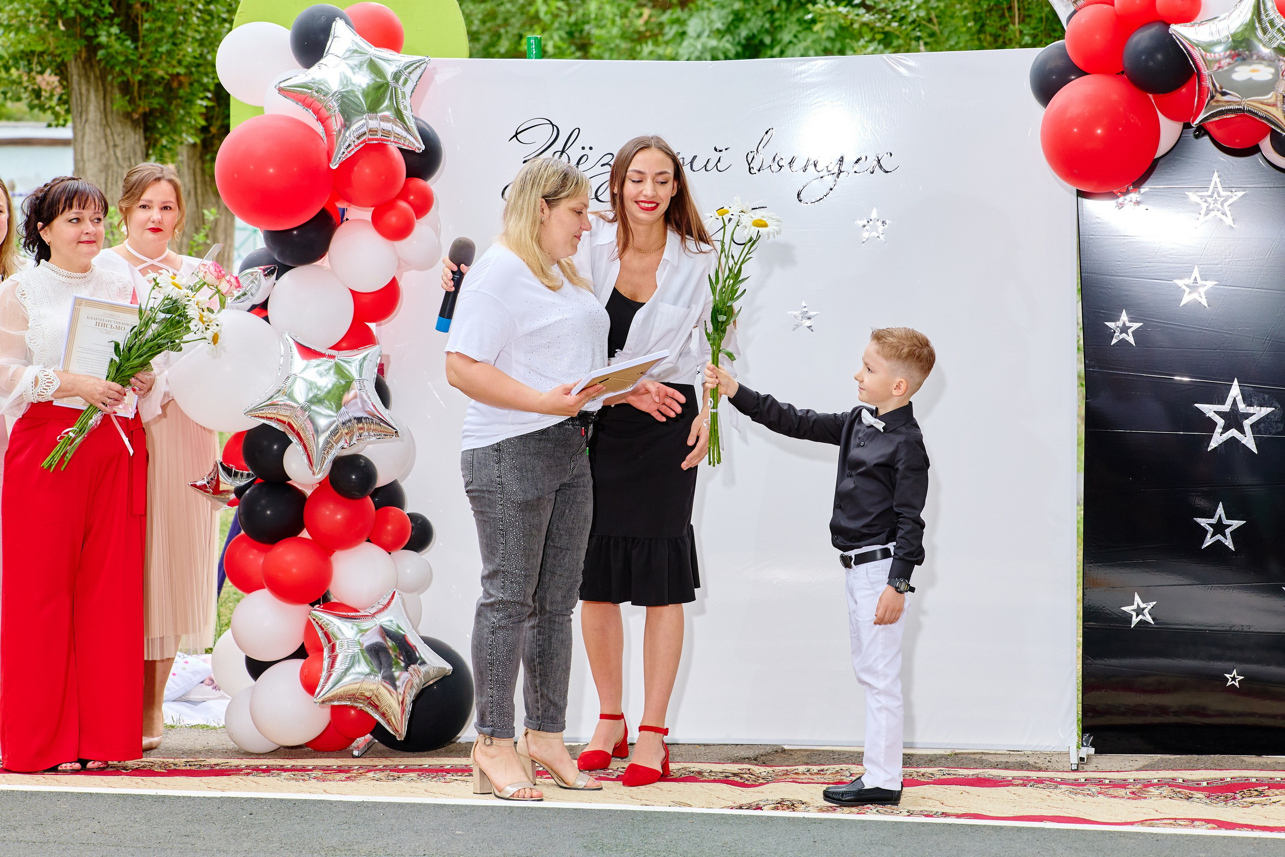 Выпускной 45 сад. Фотограф Выпускные альбомы Таганрог Сергей Коробченко