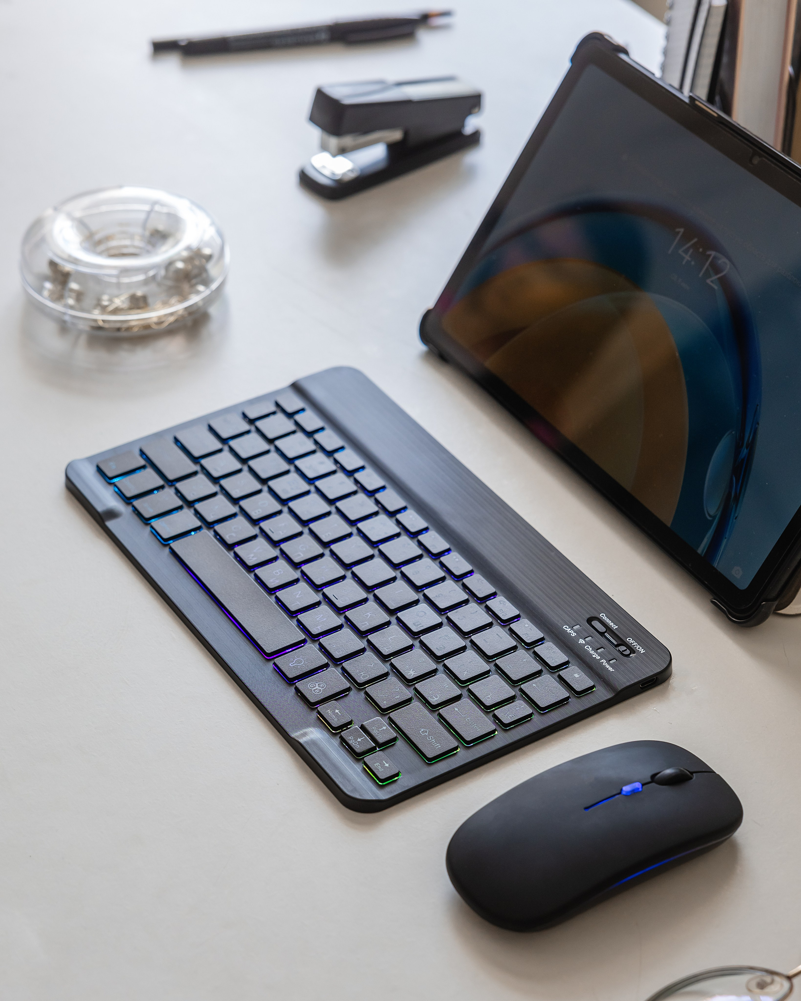 WB: Клавиатуры и чехлы. Фотограф и видеограф в Улан-Удэ: Аюна Габагуева и Артём Шаханов