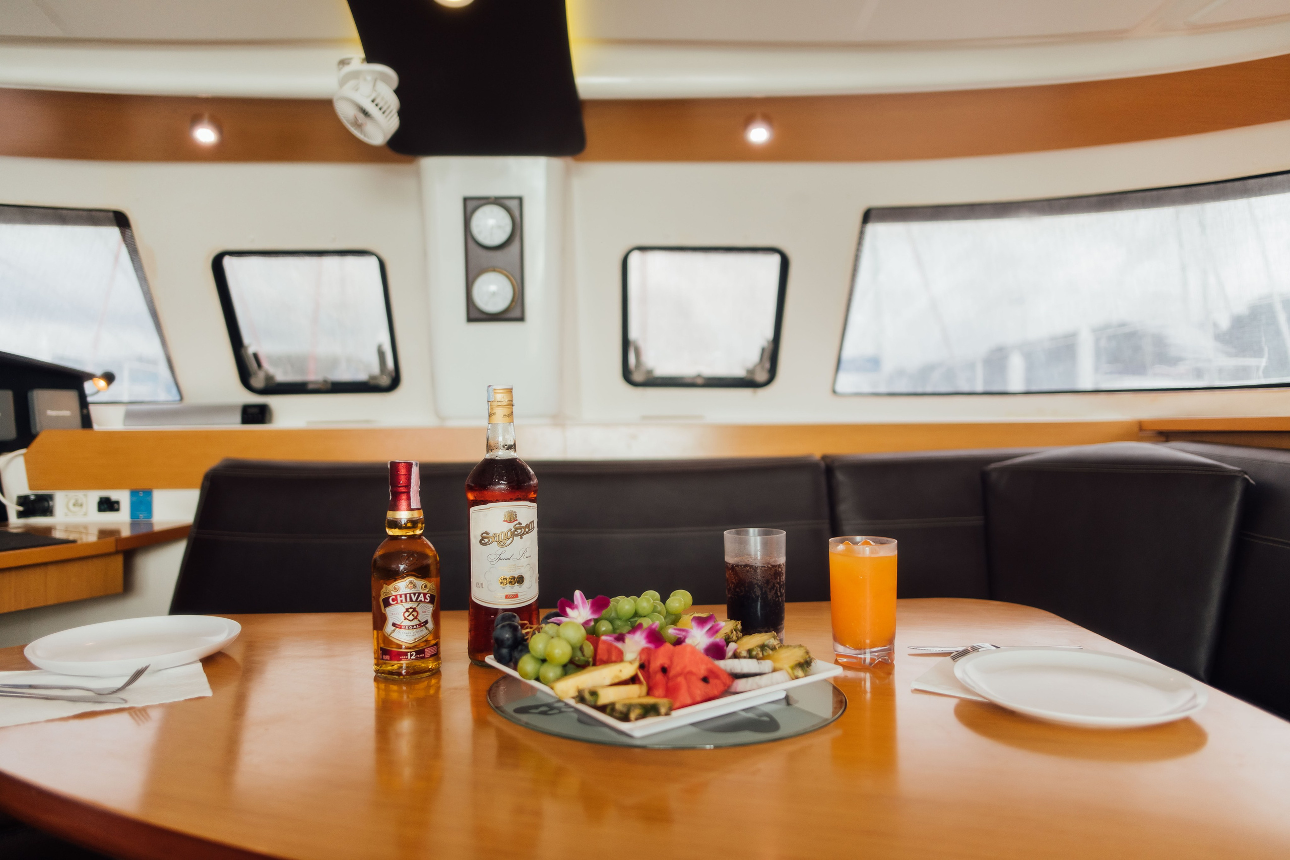 Интерьер Парусной яхты. Фотограф и Видеограф Анапа, Новороссийск, Краснодар. Алина и Женя