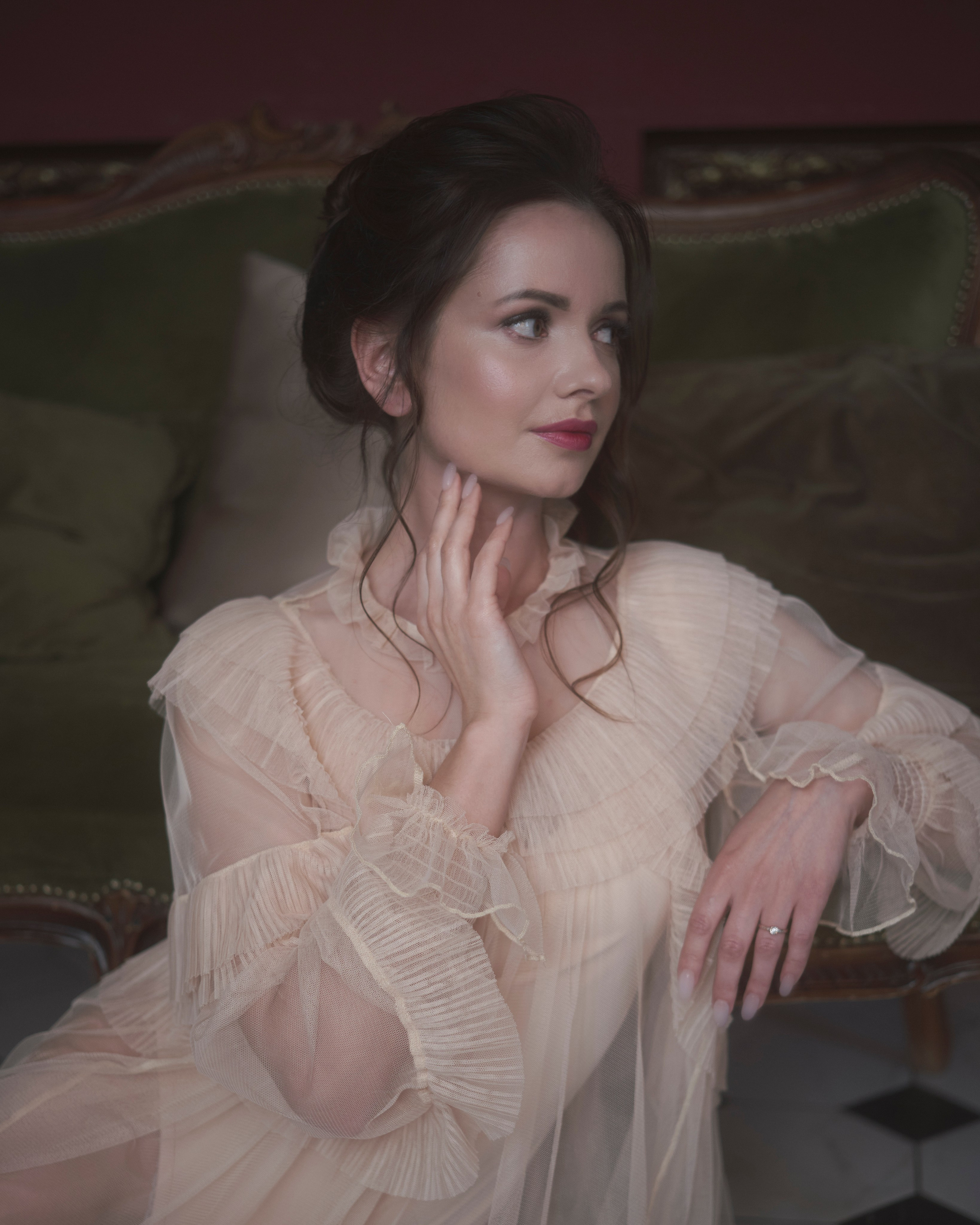 Фотостудия LEONASTAGE. Портретный фотограф в Санкт-Петербурге Елена Сергеева