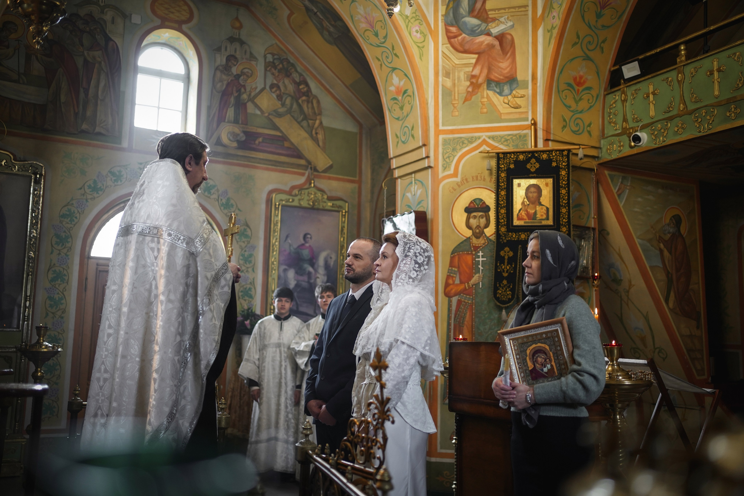 Венчание в Троицком храме. Свадебный фотограф в Ростове-на-Дону. Таинство Крещения и Венчания, семейные фотосессии. Алёна Чёботова