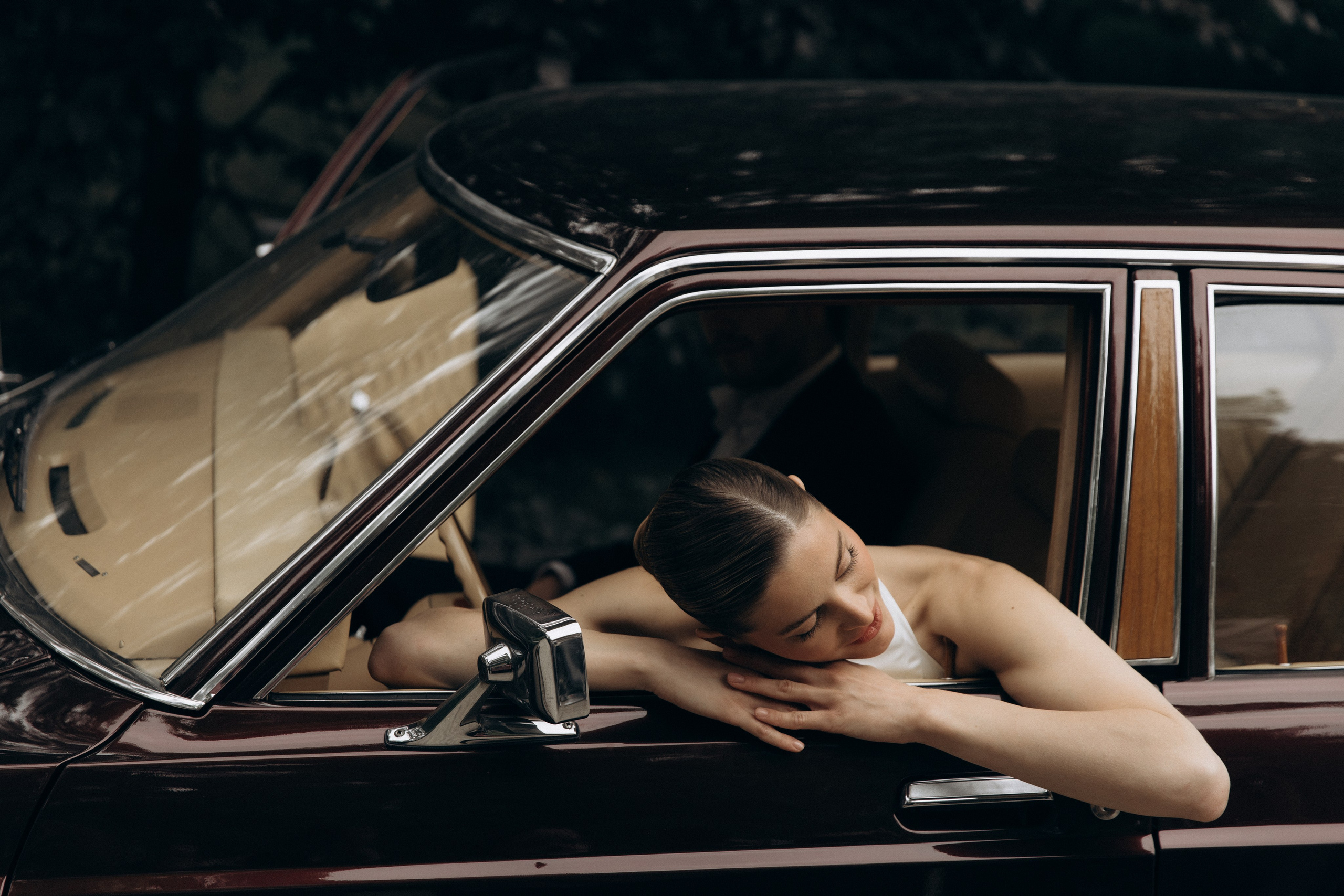 Свадебная фотосессия с ретро-автомобилем. Свадебный фотограф Москва Павел Фетисов