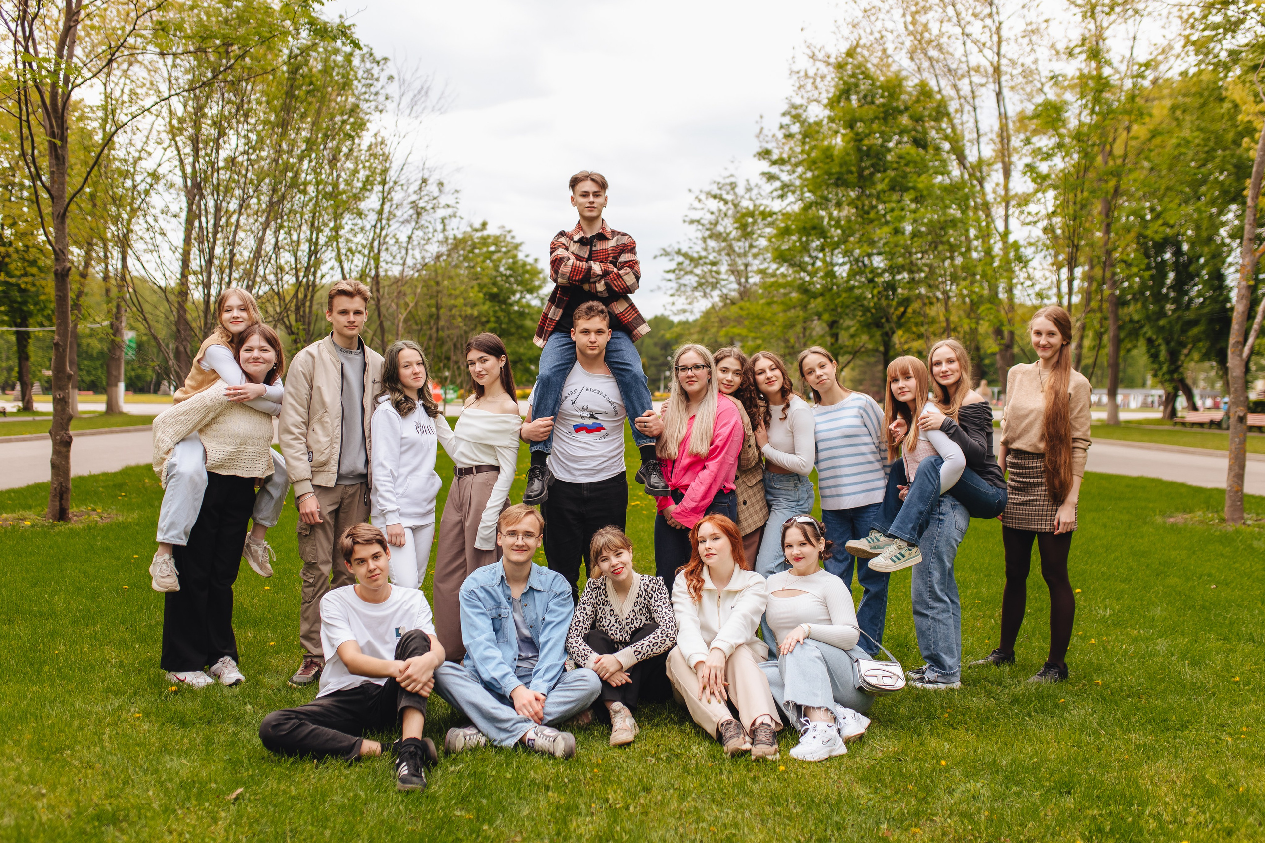 11 класс в парке. Свадебный и семейный фотограф в Туле и области Маша Костина