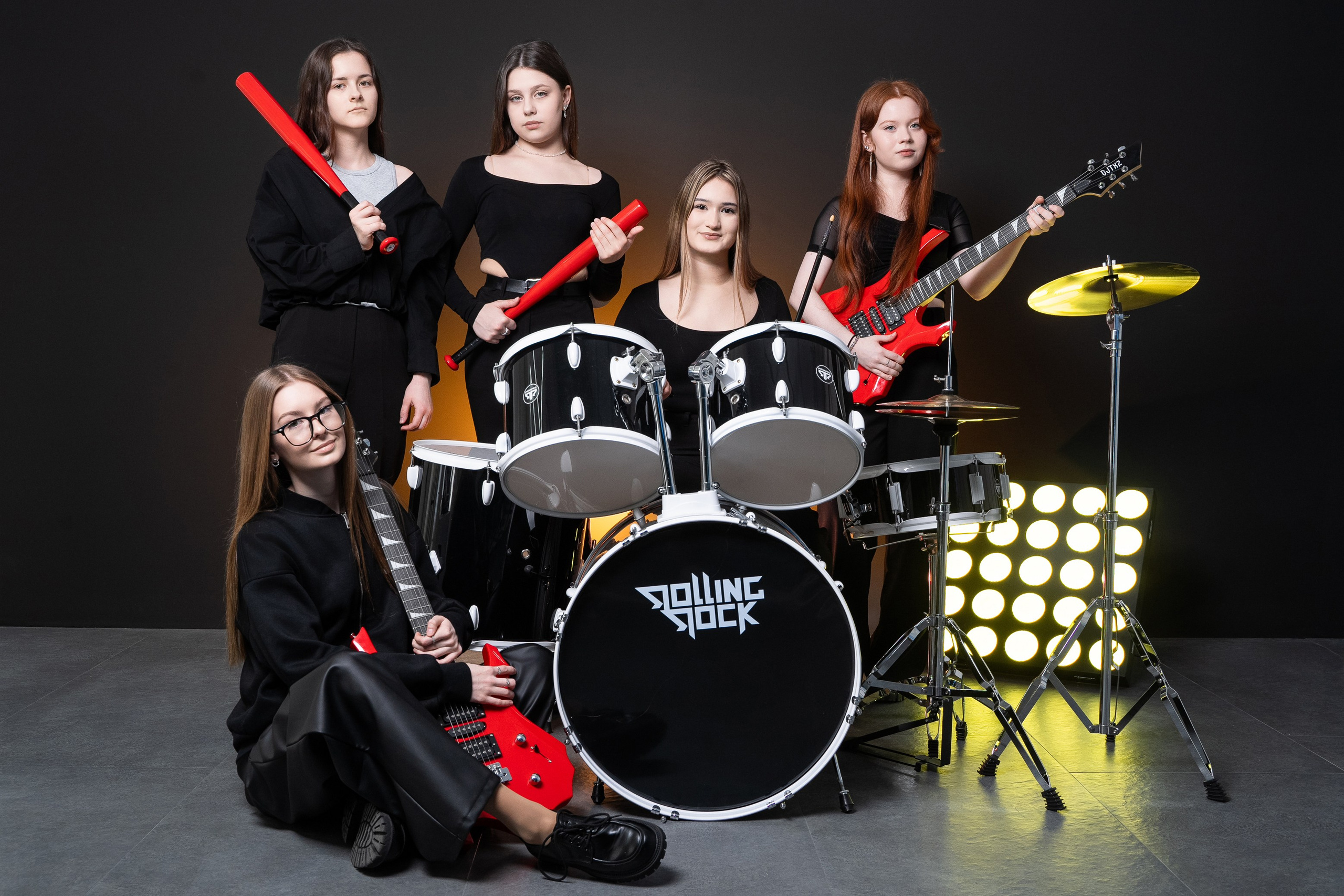 Выпускная фотосессия в фотостудии. Выпускные альбомы Нижнекамск Набережные Челны Фотостудия Небо